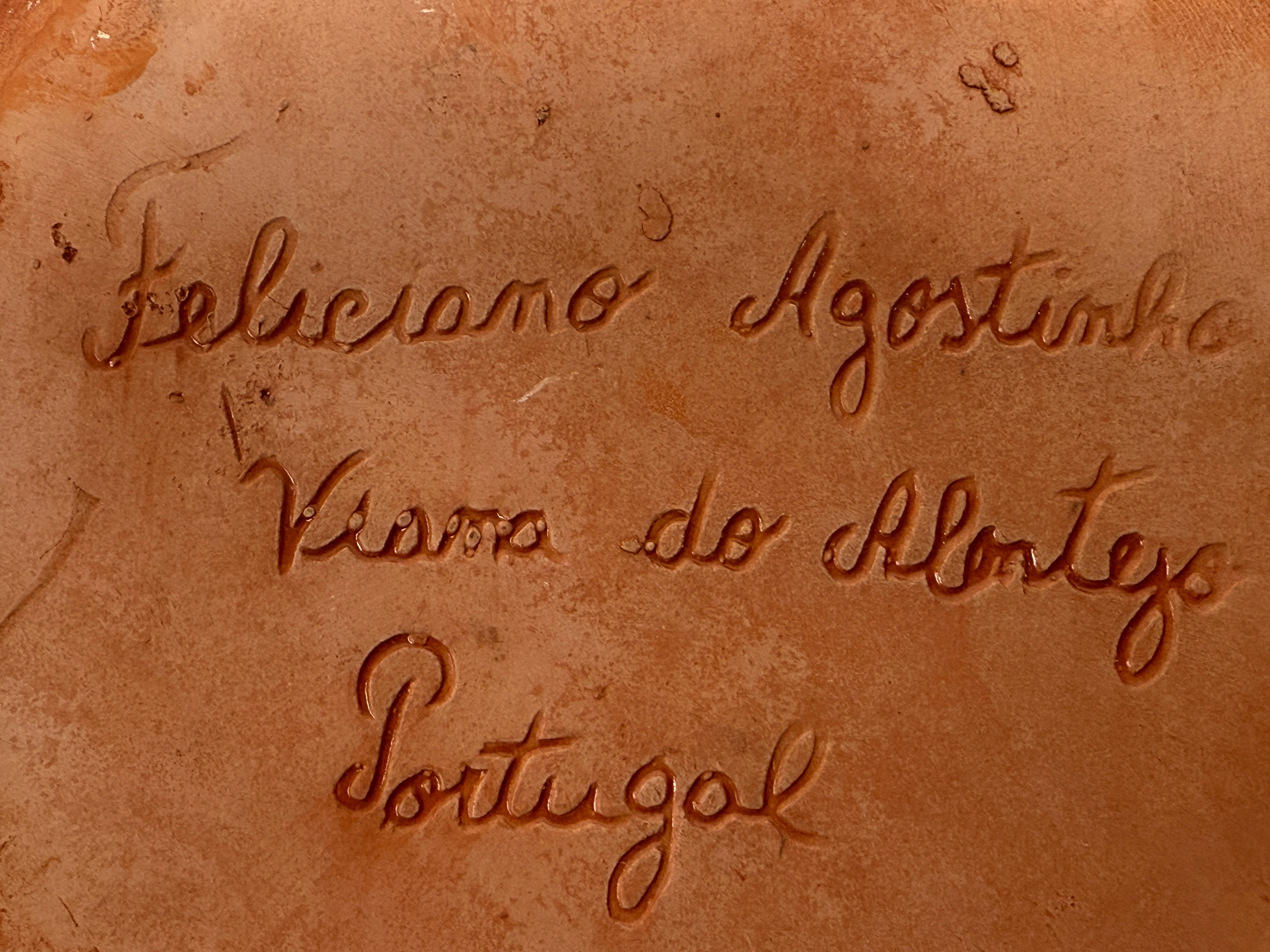 Assiette de présentation Feliciano Agostinho peinte à la main – Viana do Alentejo Portugal – Terre cuite signée