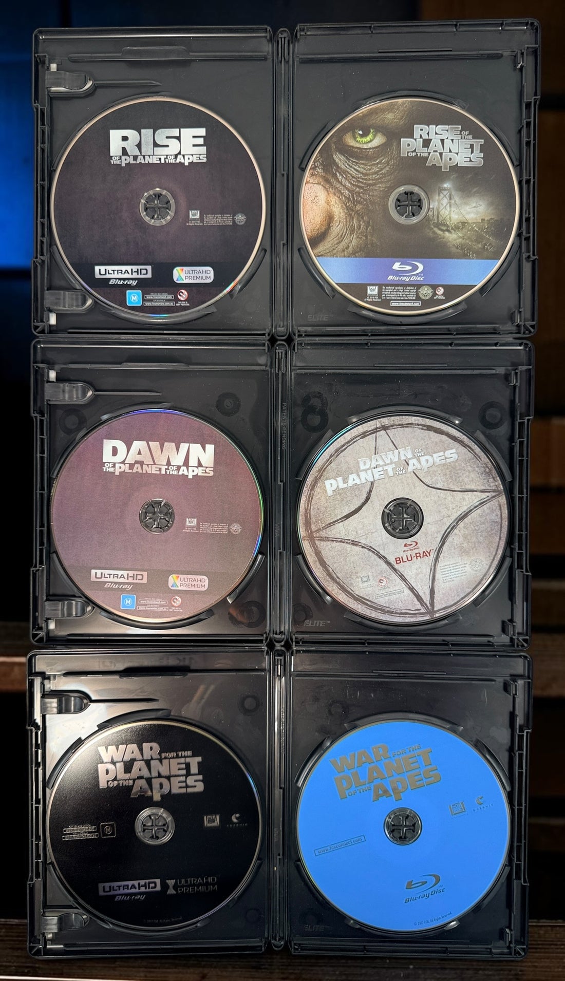 Planet of the Apes trilogy with Rise, Dawn and War on 4K UHD and Blu-ray. Complete six-disc bilingual set with original slipcovers.