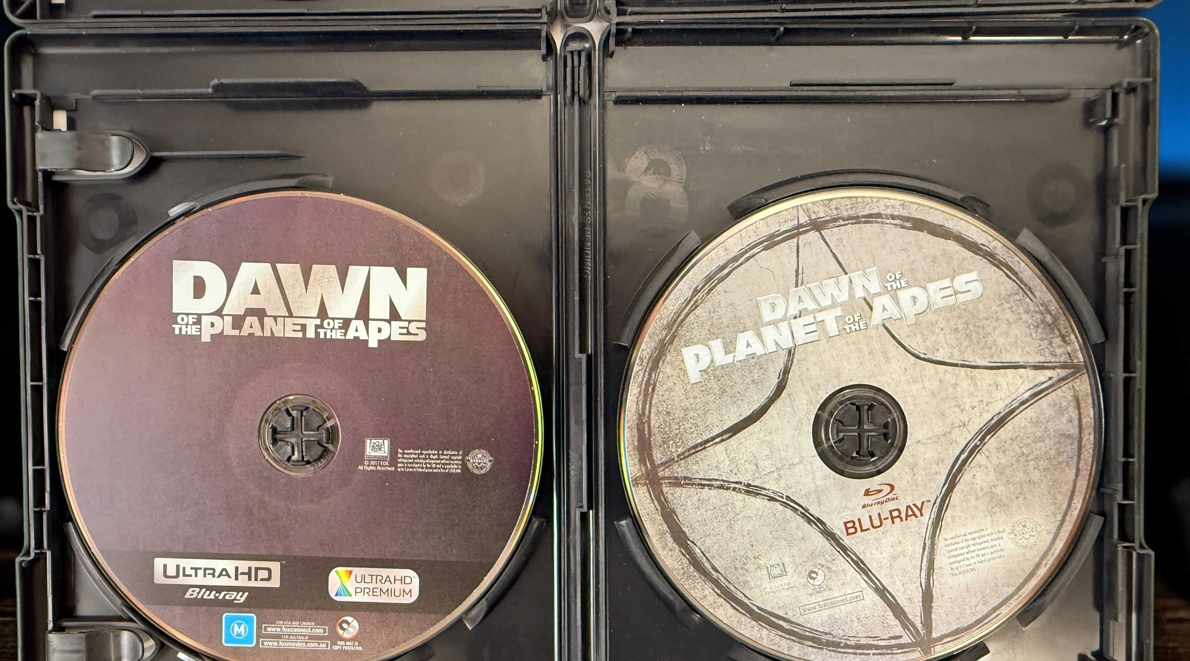 Planet of the Apes trilogy with Rise, Dawn and War on 4K UHD and Blu-ray. Complete six-disc bilingual set with original slipcovers.