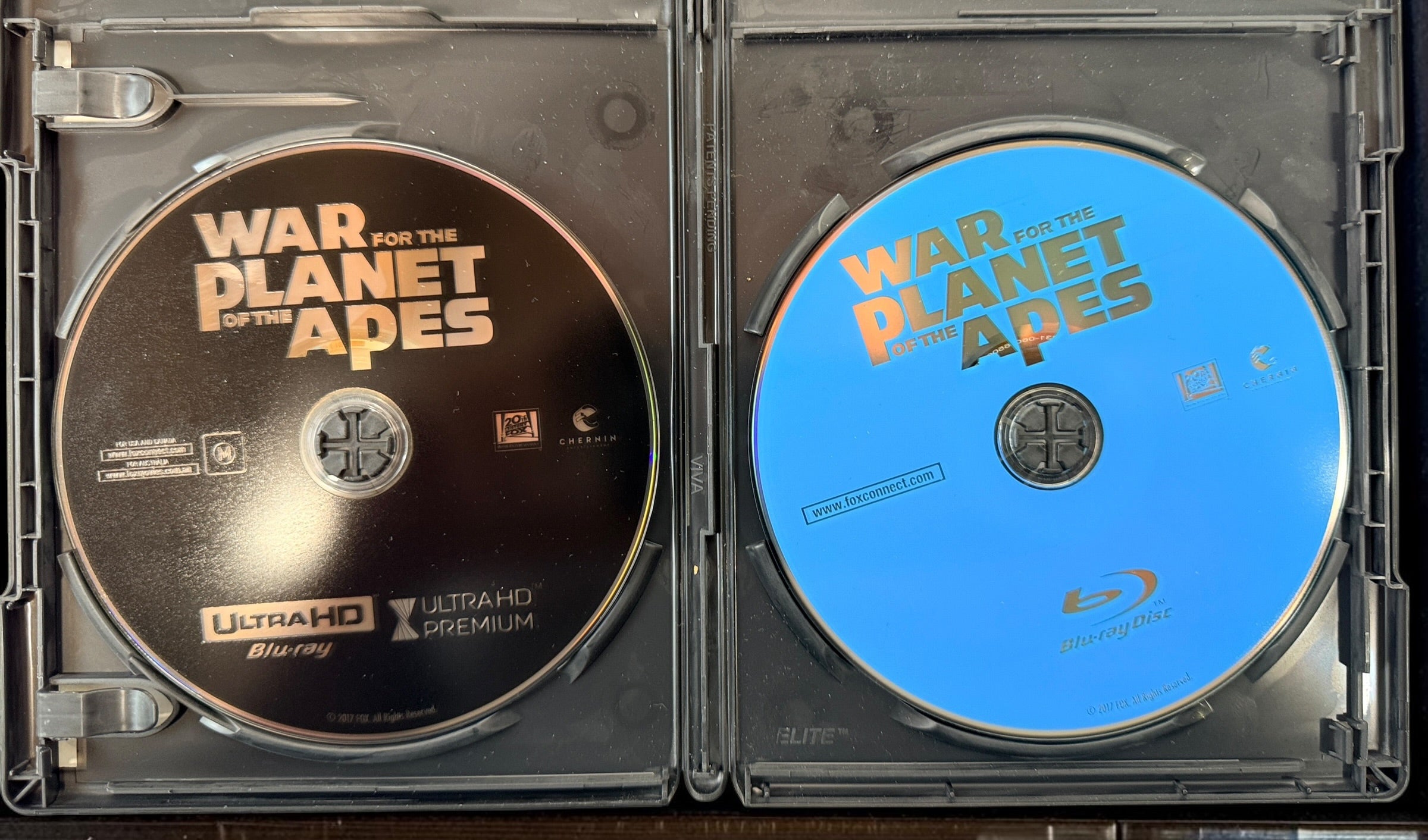 Planet of the Apes trilogy with Rise, Dawn and War on 4K UHD and Blu-ray. Complete six-disc bilingual set with original slipcovers.