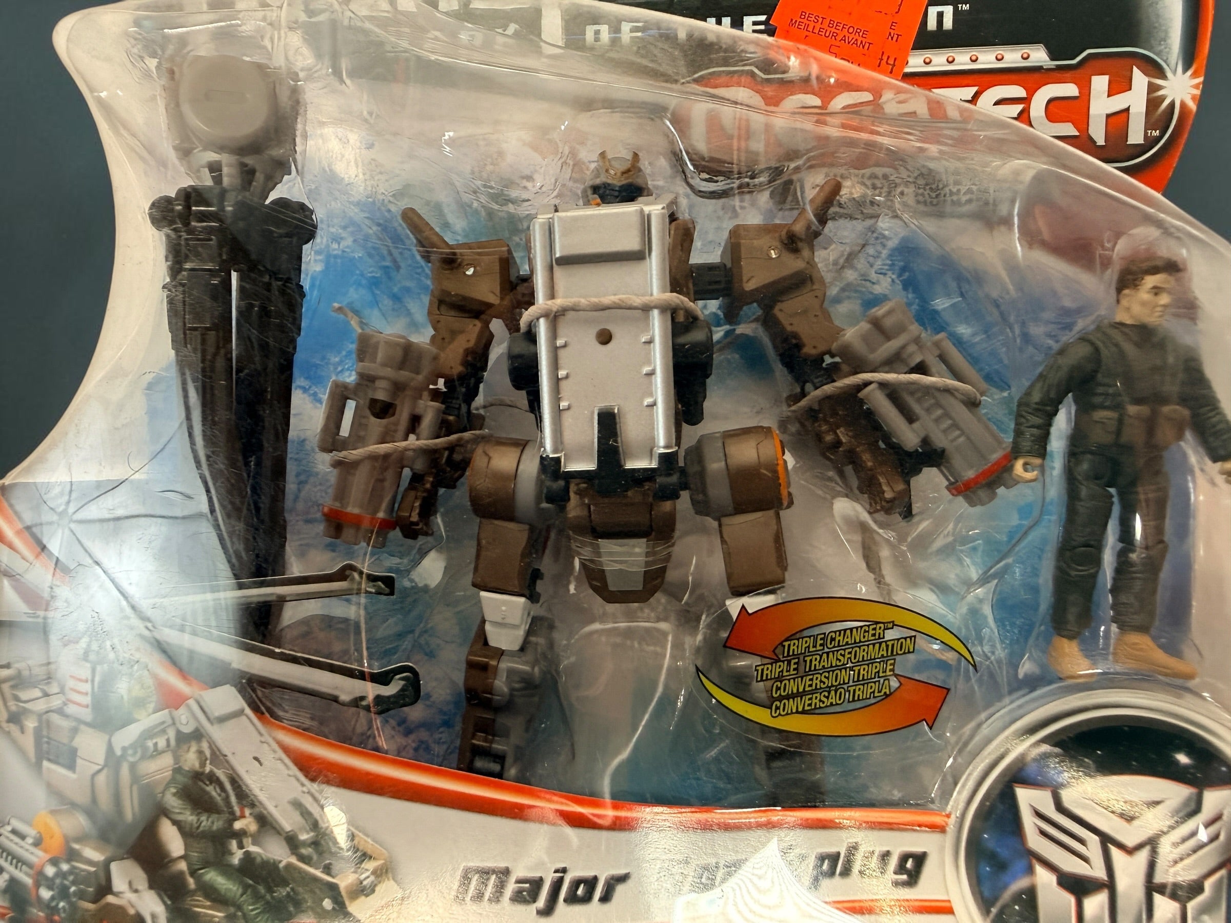 Sealed 2011 Transformers DOTM Autobot Whirl and Major Sparkplug Human Alliance set by Hasbro. Complete with significant package wear.
