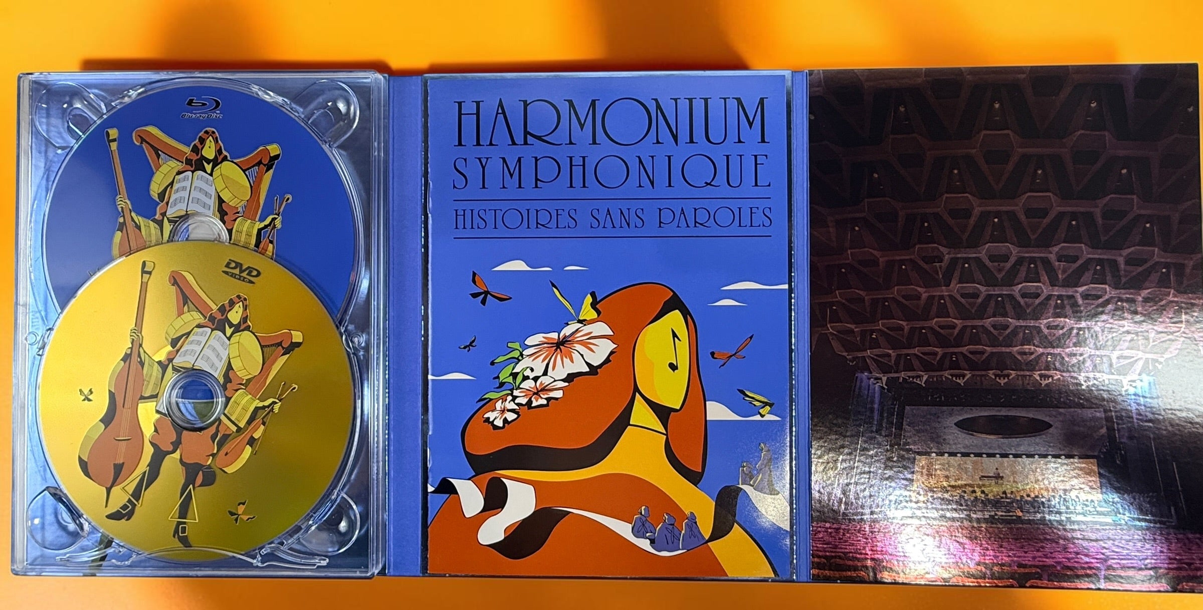 Harmonium Symphonique Histoires sans paroles Blu-ray + DVD box set, live with the Orchestre symphonique de Montréal. Excellent condition.