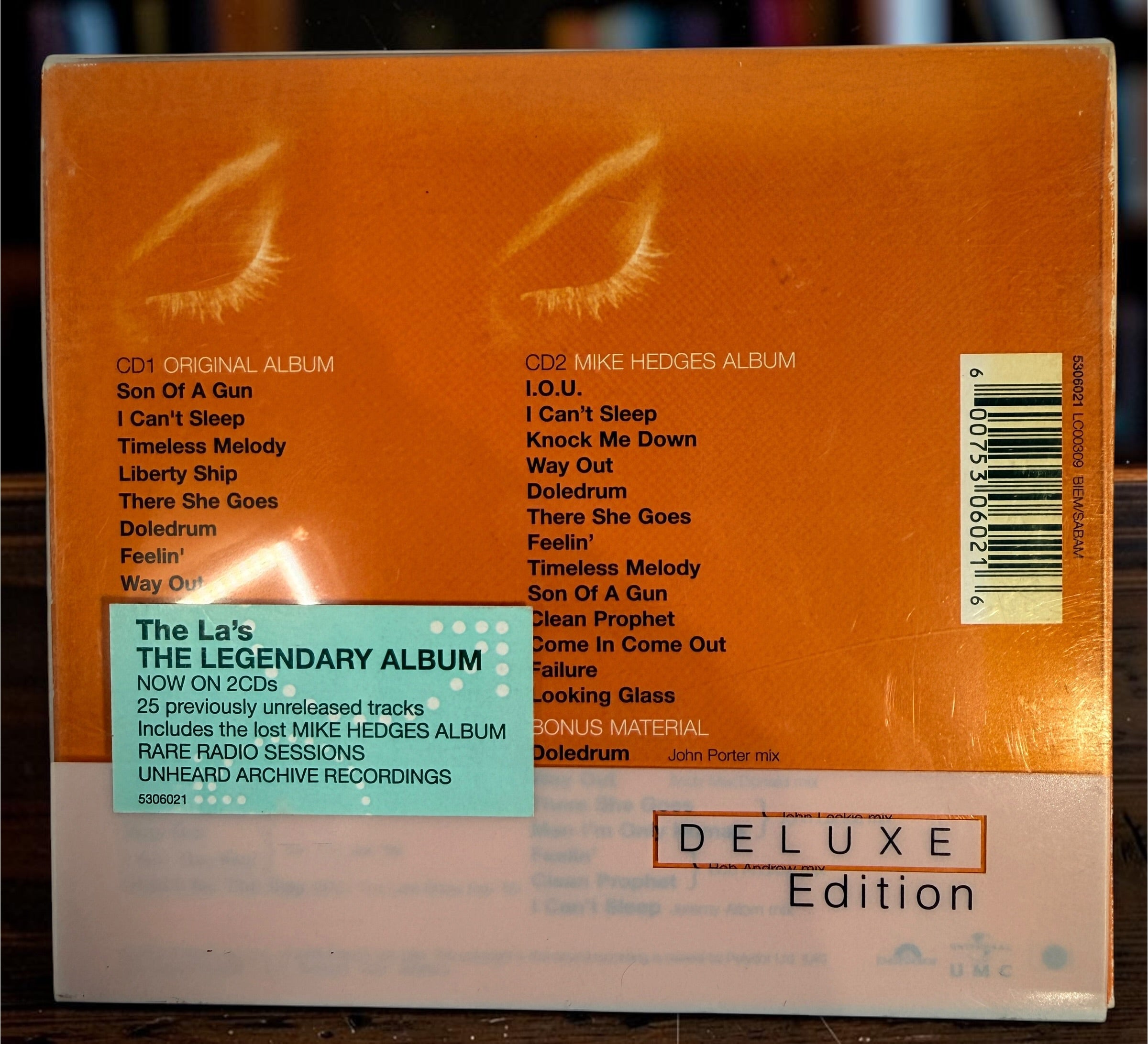 The La’s 2008 Deluxe Edition 2-CD set with 38 tracks, rare sessions, alternate mixes and the lost Mike Hedges album. Complete used copy.