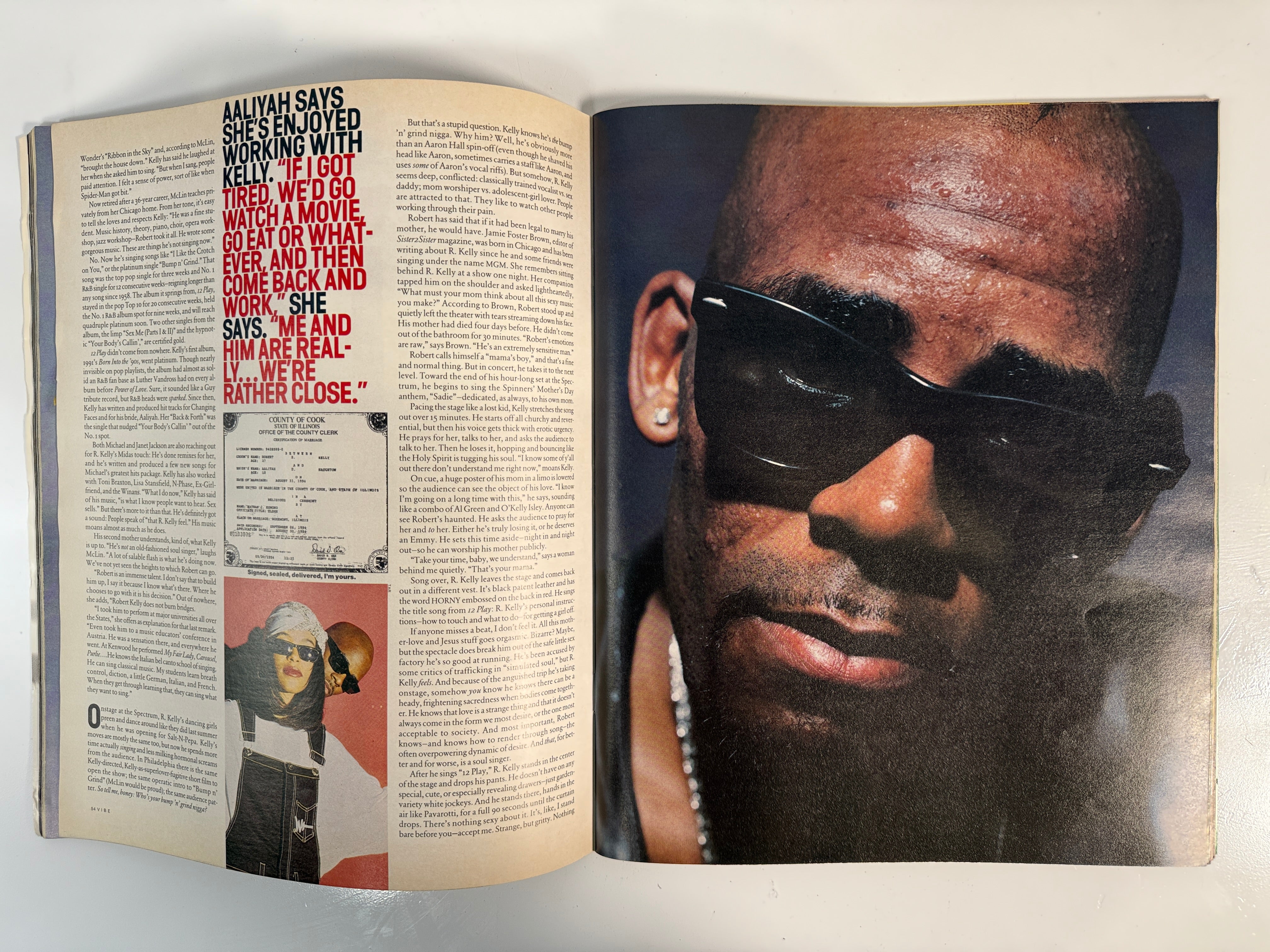Magazine Vibe 1994 – Numéro sur la controverse entre R. Kelly et Aaliyah