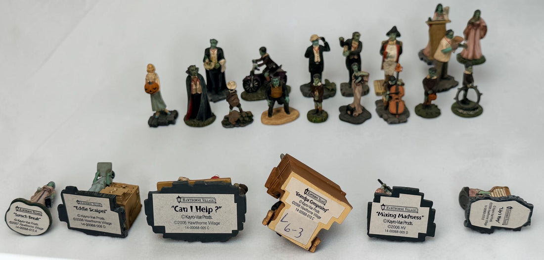 Hawthorne Village The Munsters collectible miniature lot with 22 character figures and detailed accessories by Kayro-Vue Productions