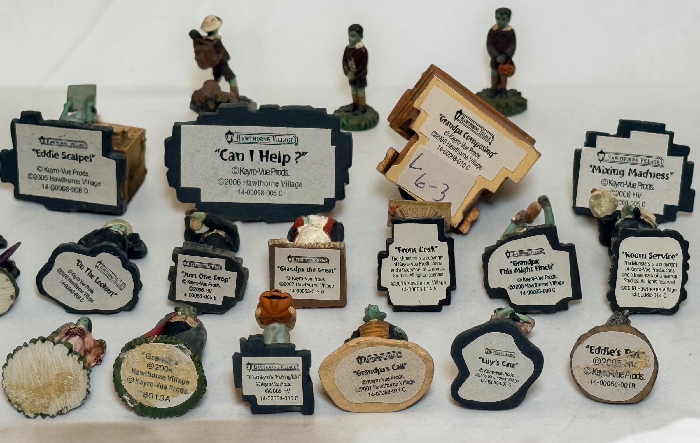 Hawthorne Village The Munsters collectible miniature lot with 22 character figures and detailed accessories by Kayro-Vue Productions