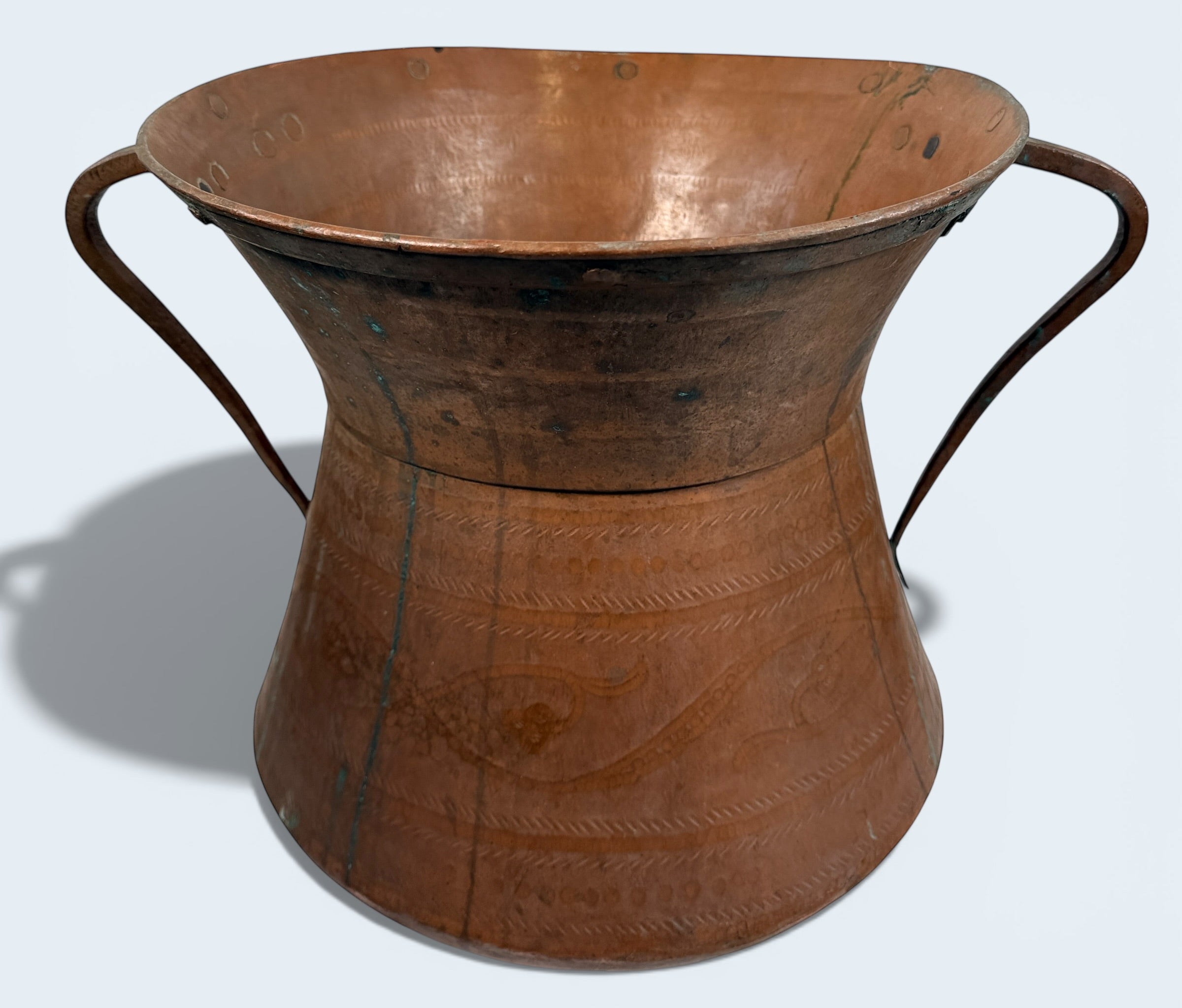 Vintage 19th-century hammered copper dairy cauldron with forged iron handles. Rustic farmhouse decor piece with workshop stamp and patina. European provincial.