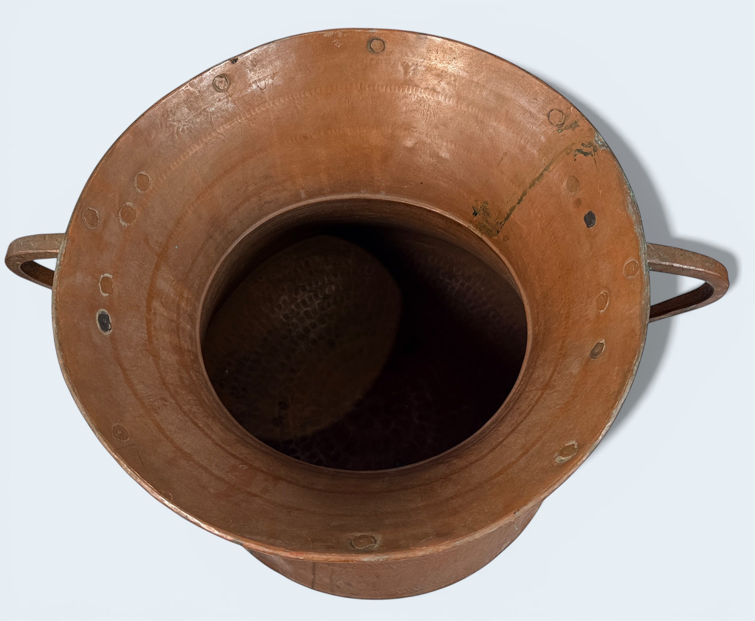 Vintage 19th-century hammered copper dairy cauldron with forged iron handles. Rustic farmhouse decor piece with workshop stamp and patina. European provincial.