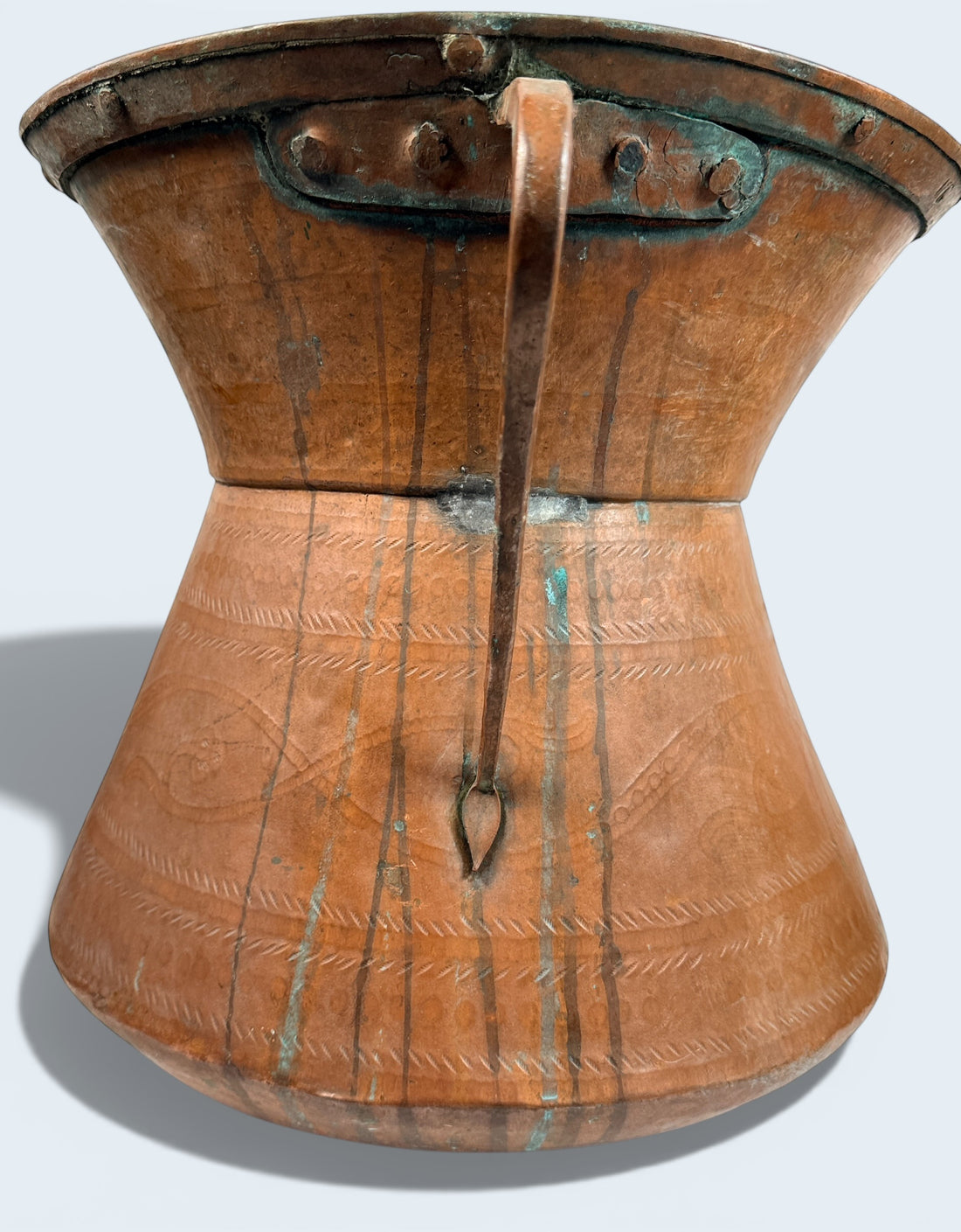 Vintage 19th-century hammered copper dairy cauldron with forged iron handles. Rustic farmhouse decor piece with workshop stamp and patina. European provincial.