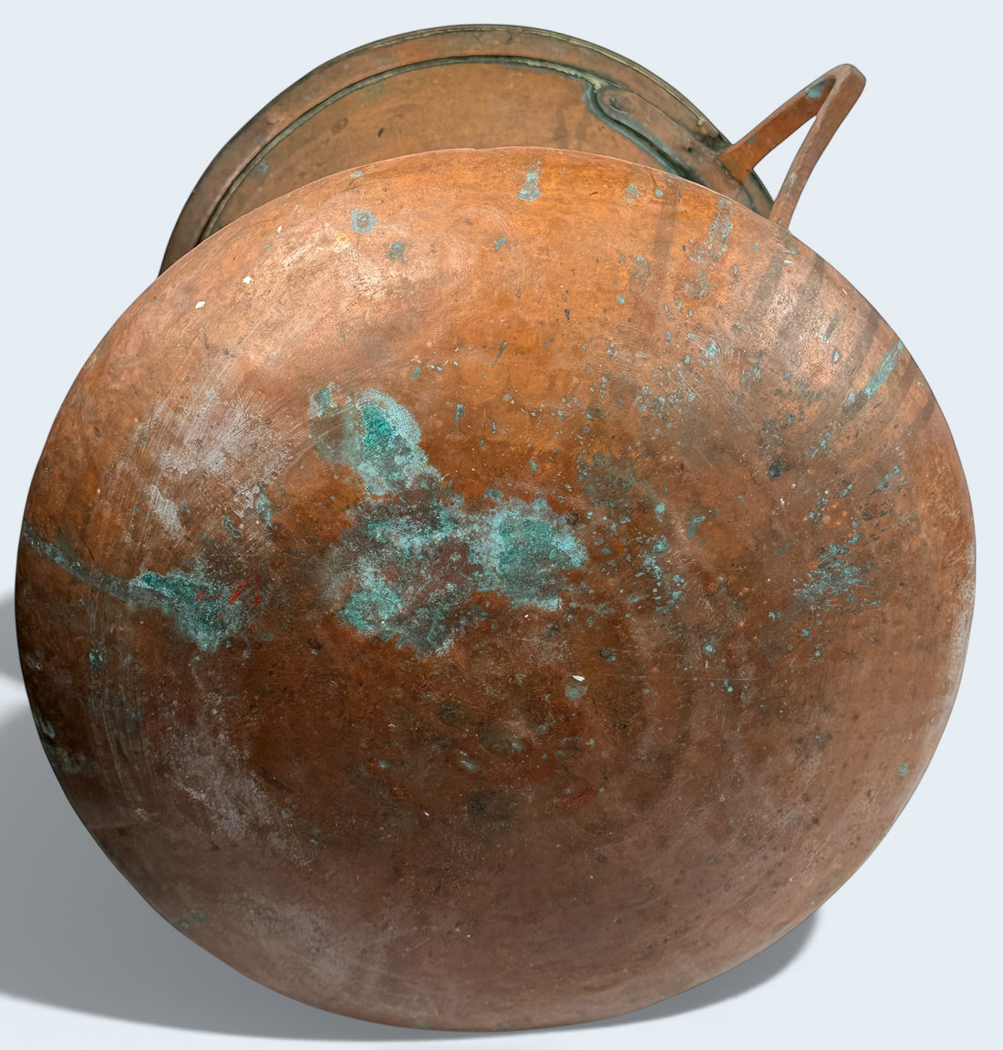 Vintage 19th-century hammered copper dairy cauldron with forged iron handles. Rustic farmhouse decor piece with workshop stamp and patina. European provincial.