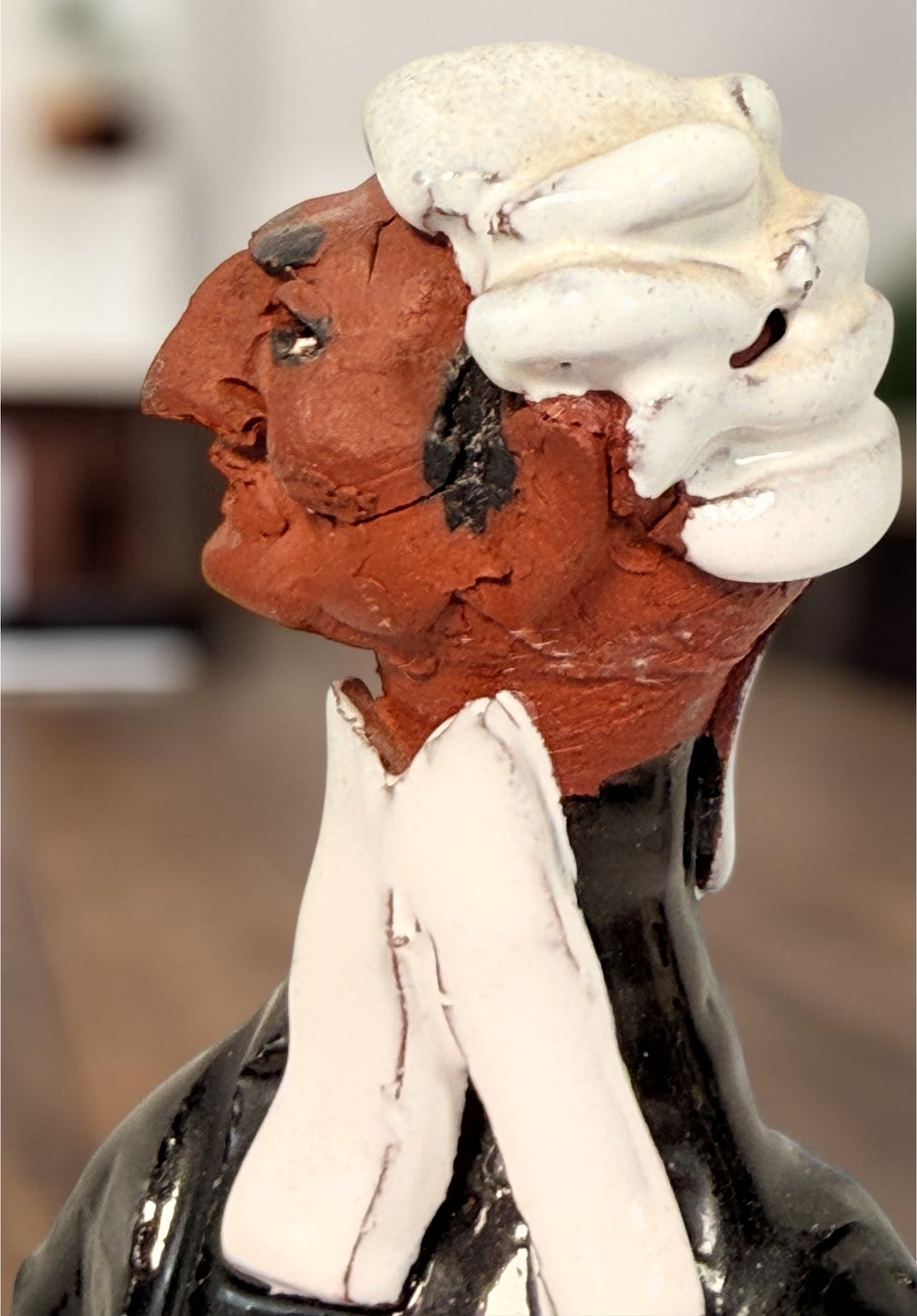 Figurine Chelsea Pottery vintage – Avocat anglais fait main, 8 po