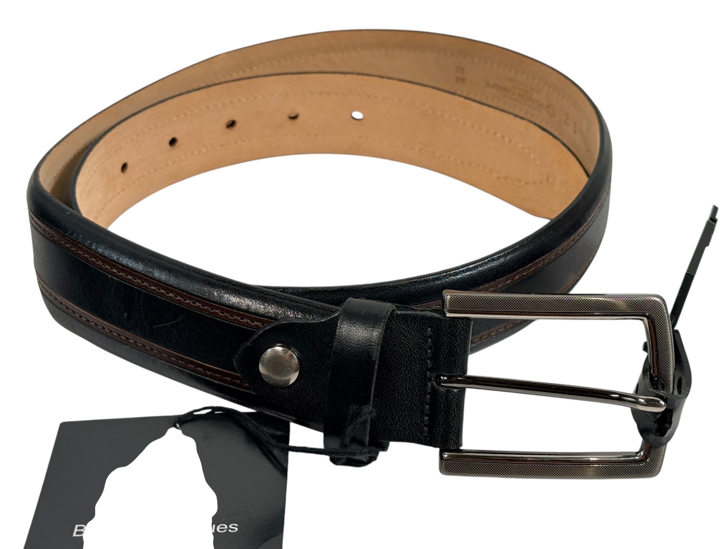 Bench Craft men’s leather belt size 32 in black with contrast stitching. New with tags, genuine leather, classic everyday style.