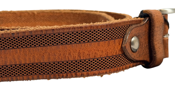 Bench Craft brown leather men’s belt size 32 with perforated detail. New with tags, durable everyday belt priced below retail.
