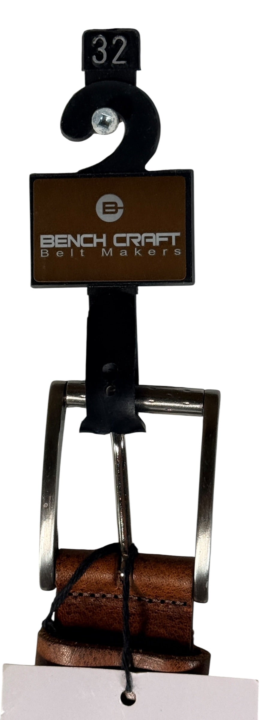 Bench Craft brown leather men’s belt size 32 with perforated detail. New with tags, durable everyday belt priced below retail.