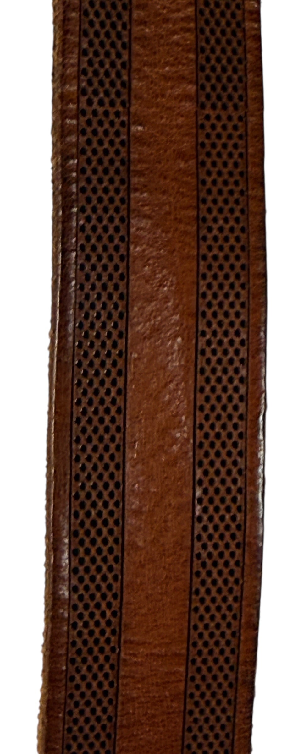 Bench Craft brown leather men’s belt size 32 with perforated detail. New with tags, durable everyday belt priced below retail.