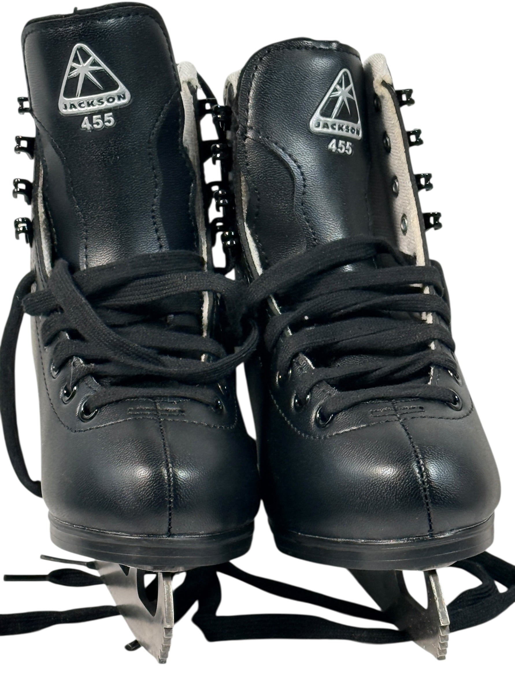 Used Jackson Ultima 455 freestyle figure skates in junior size 13J. Clean condition with stainless blades. Great value skate for beginner skaters.