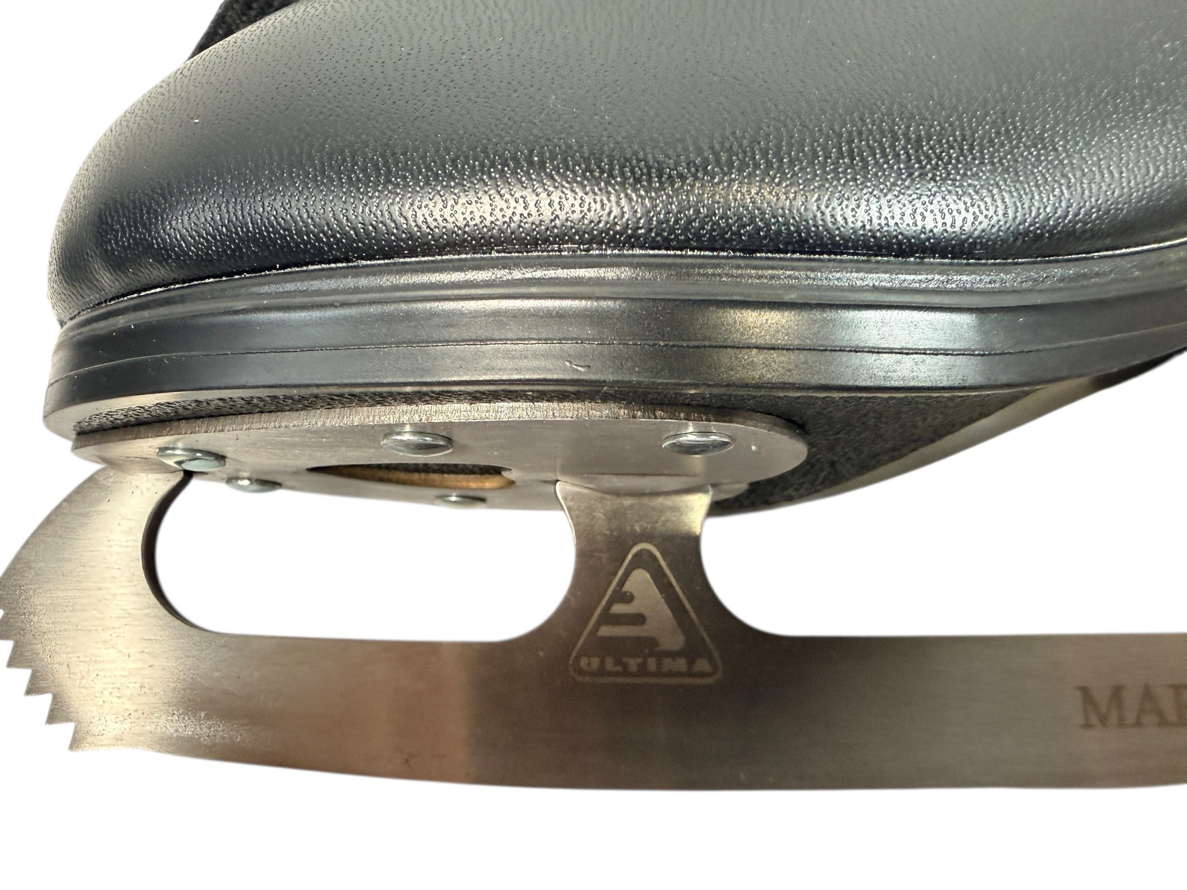 Used Jackson Ultima 455 freestyle figure skates in junior size 13J. Clean condition with stainless blades. Great value skate for beginner skaters.