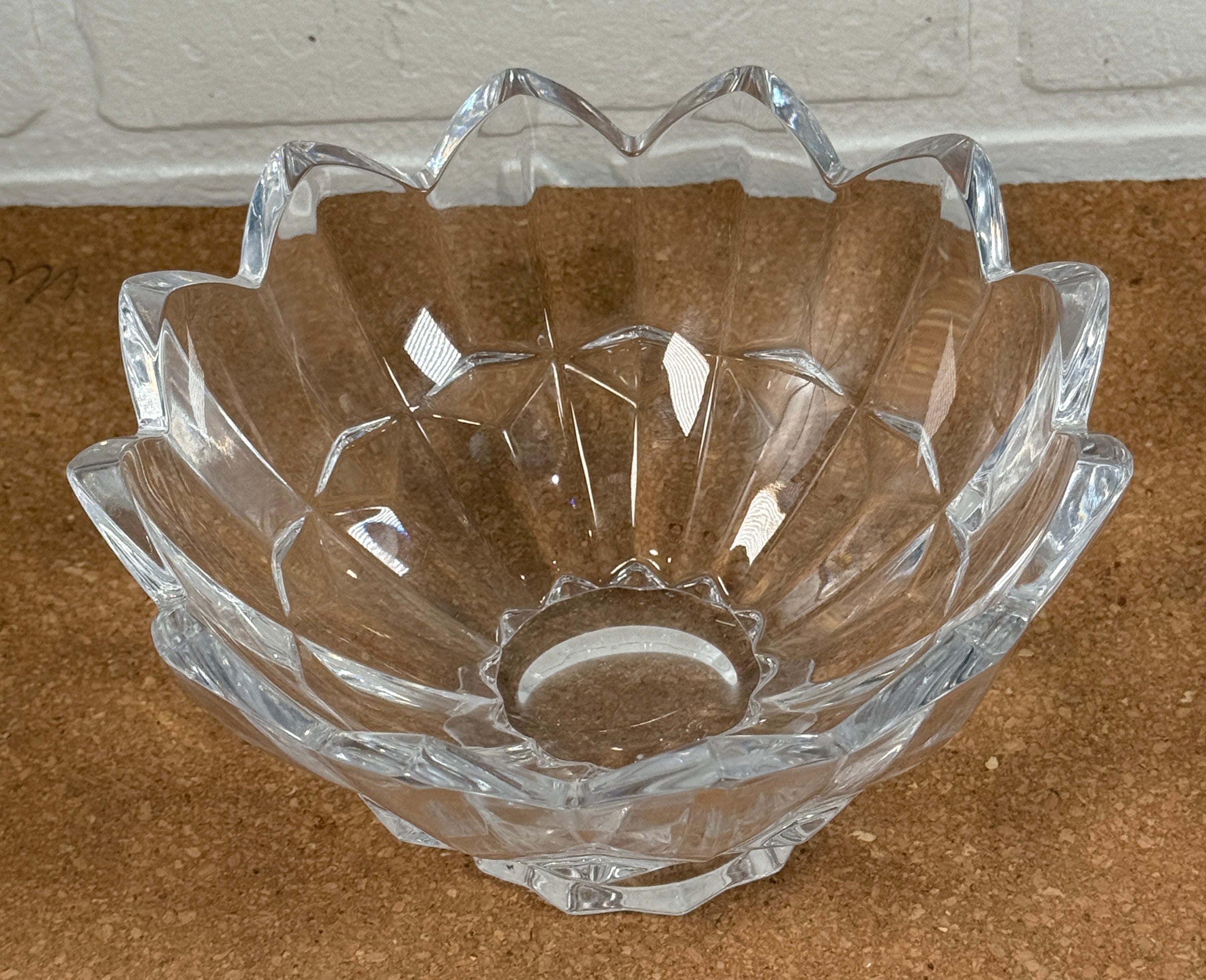Vintage Cut Crystal Bowl – Petal Rim & Faceted Design