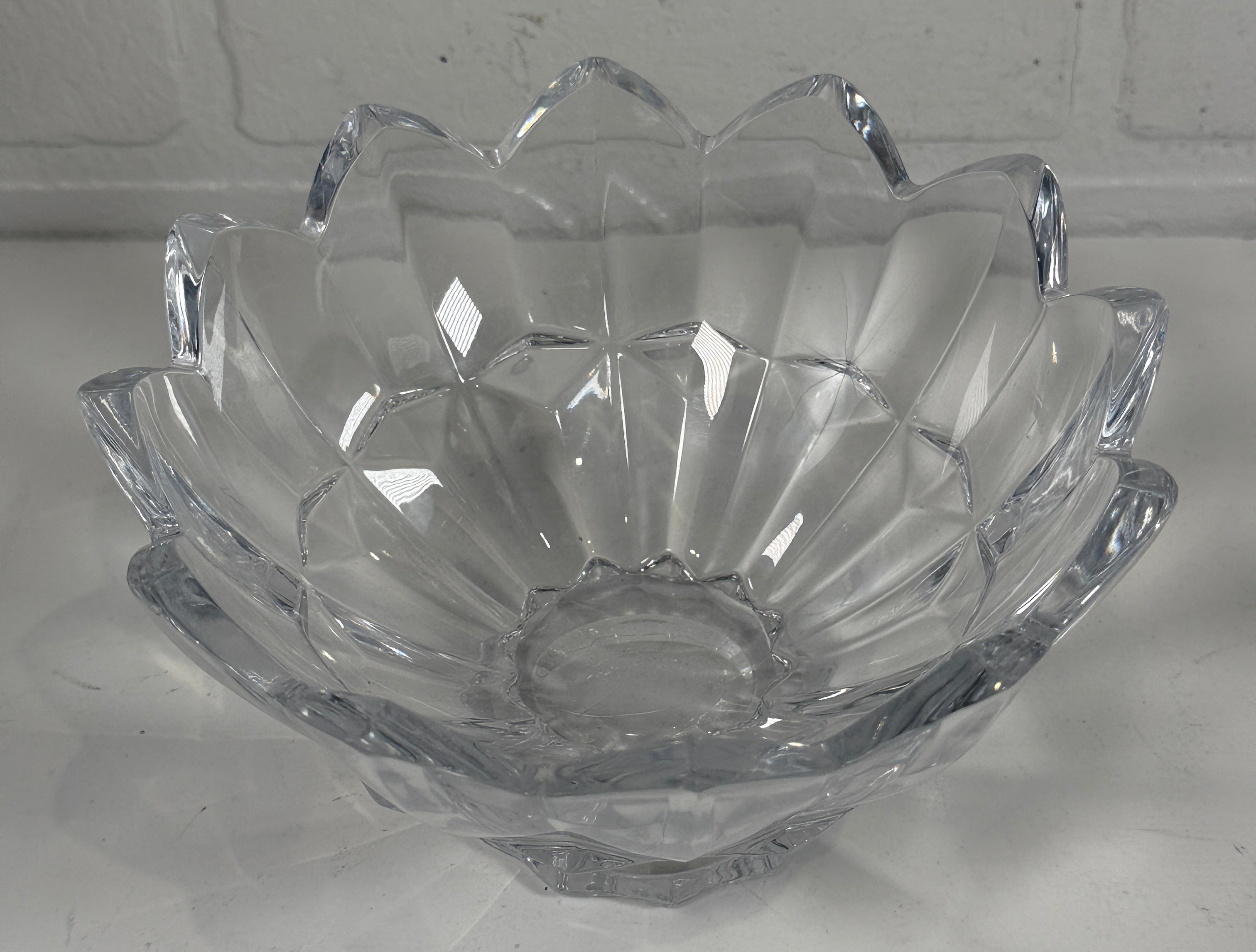 Vintage Cut Crystal Bowl – Petal Rim & Faceted Design