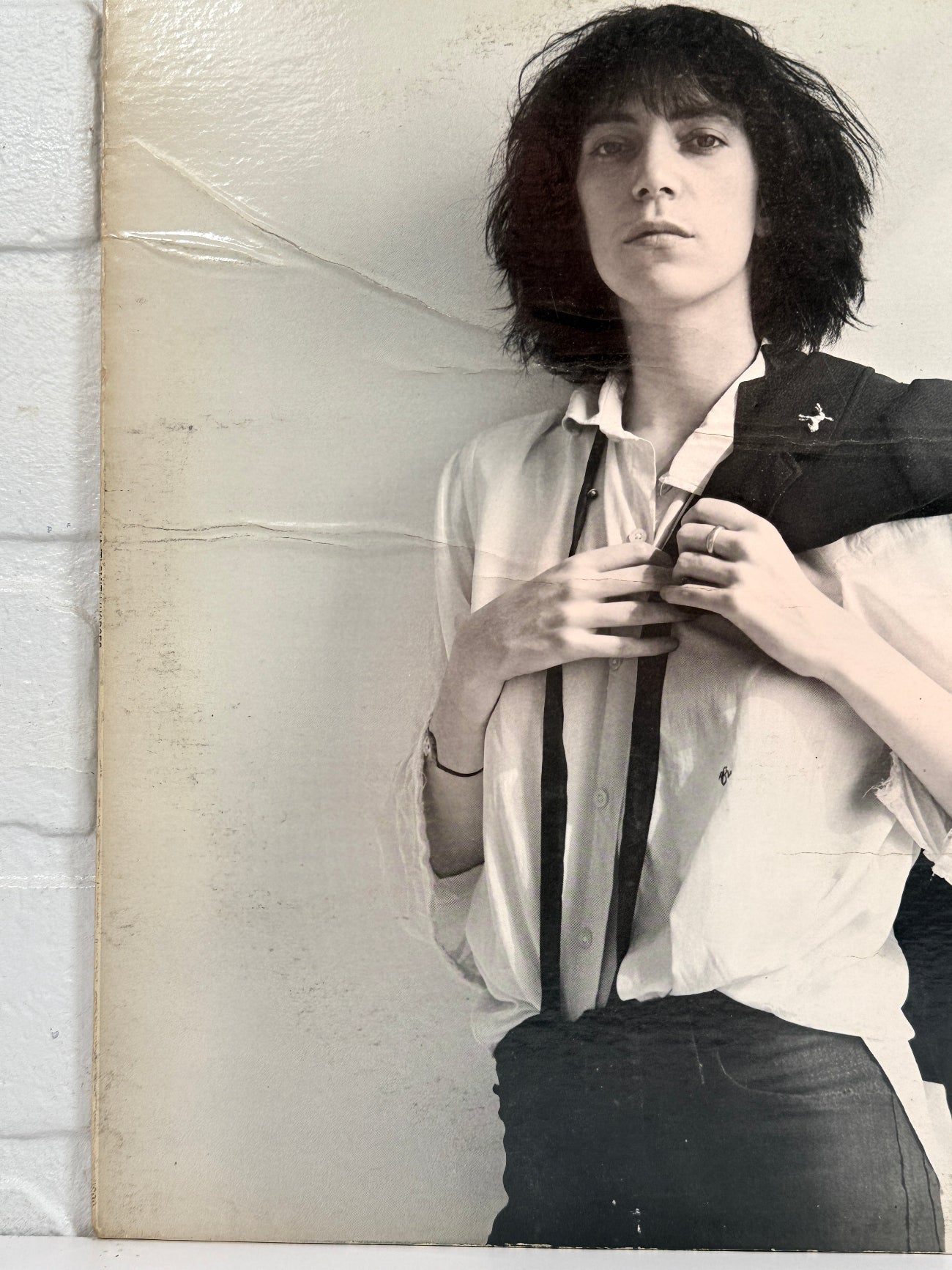 Original 1975 Patti Smith Horses LP on Arista. VG vinyl with worn sleeve. Punk and art-rock classic, priced for listening collectors and fans.