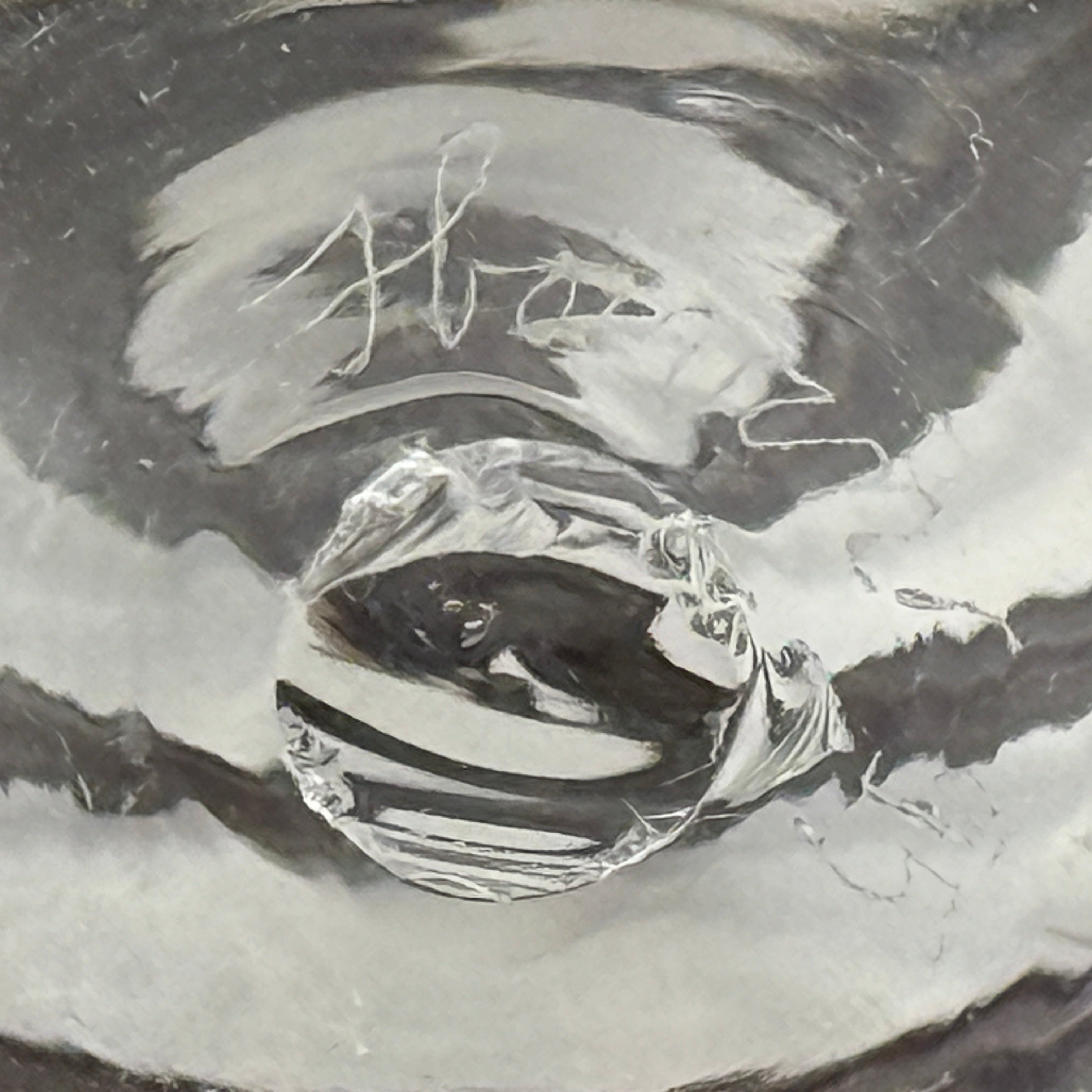 Pichet en verre artistique F. Boivin 1995 – Tourbillon prune et anse ambrée, verre canadien