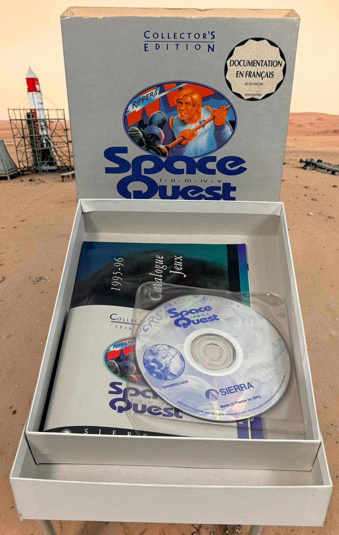 Vintage 1994 Sierra Space Quest Collector’s Edition I–V PC CD-ROM big box with multilingual manual and French documentation. Classic DOS gaming.
