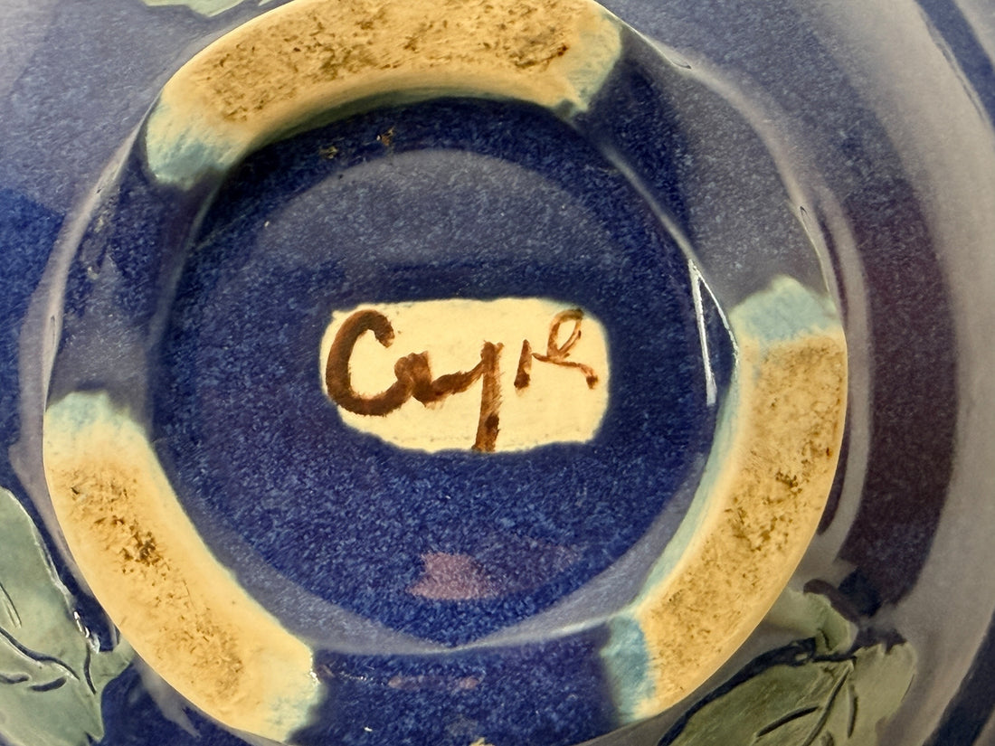 Bol en céramique d'atelier vintage, émail bleu, bordure en forme de feuille, signé