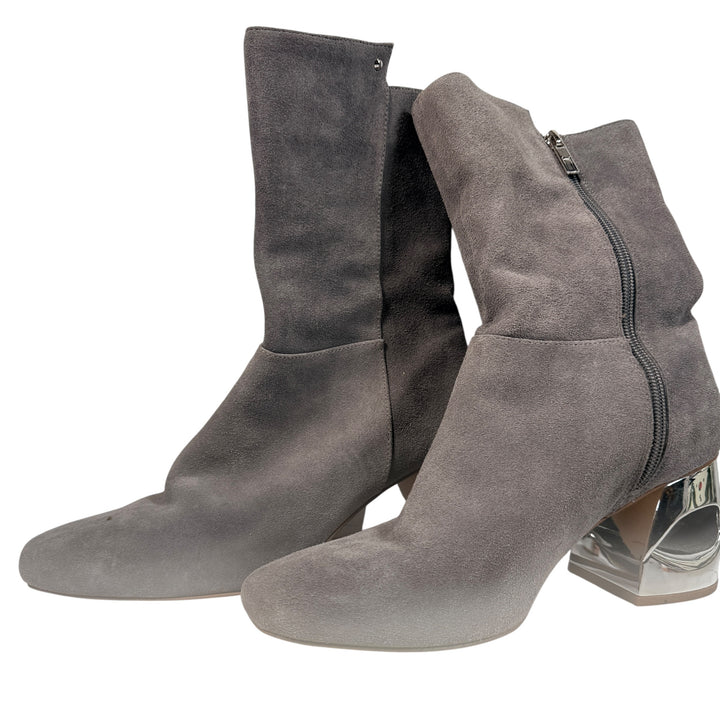 Halston grey suede ankle boots size 10 with sculptural chrome heel. Designer fashion footwear in very good condition, stylish modern statement boots.