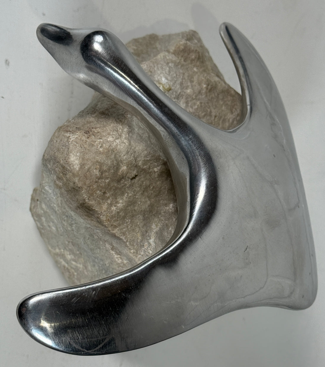 Mid-Century Modern Aluminum Seagull Sculpture on Natural Stone Base – Abstract Bird Art