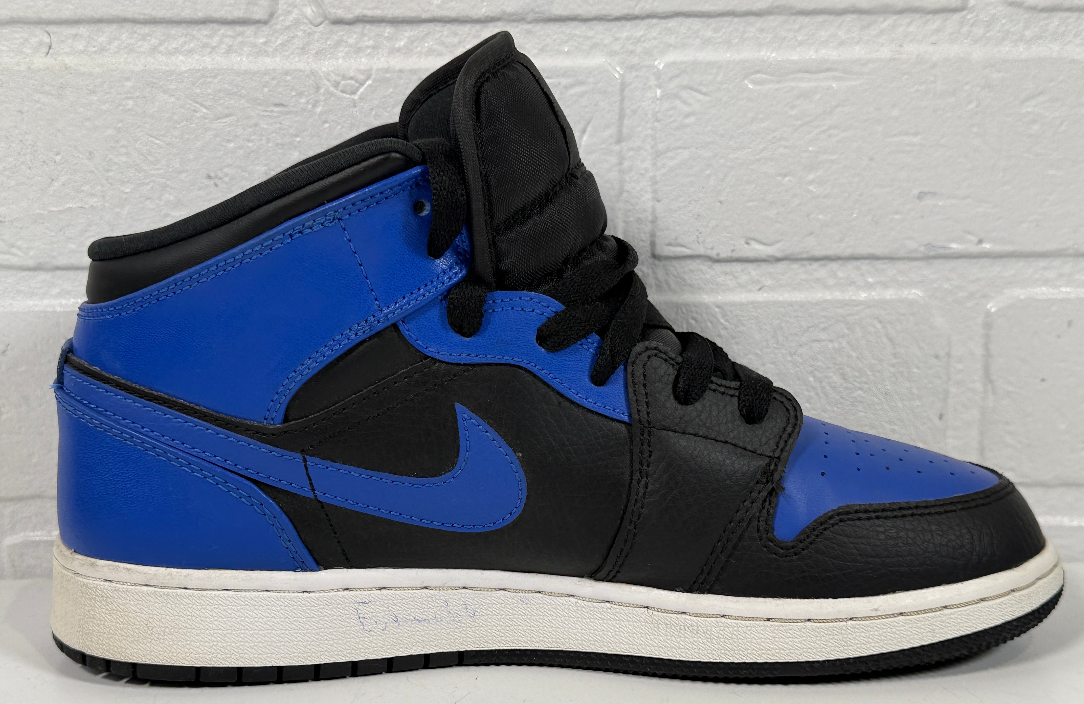 Air Jordan 1 Mid SE GS “Game Royal” – Youth Size 7Y (Women’s 8.5 / Men’s 7) – Authentic Nike