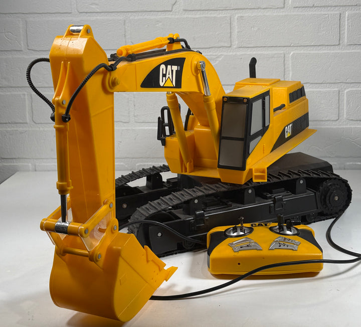 CAT Remote Control Excavator Toy – Fully Working – Wired Controller – Tested – Realistic Scoop Action