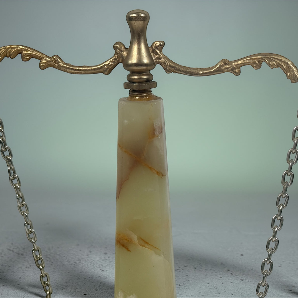 Vintage Onyx Marble Justice Scale, Brass Balance Desk Decor. – Éco ...