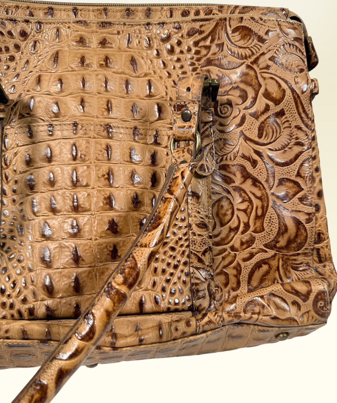 Sac à main en cuir travaillé, empiècement façon crocodile, Matteo Mio.