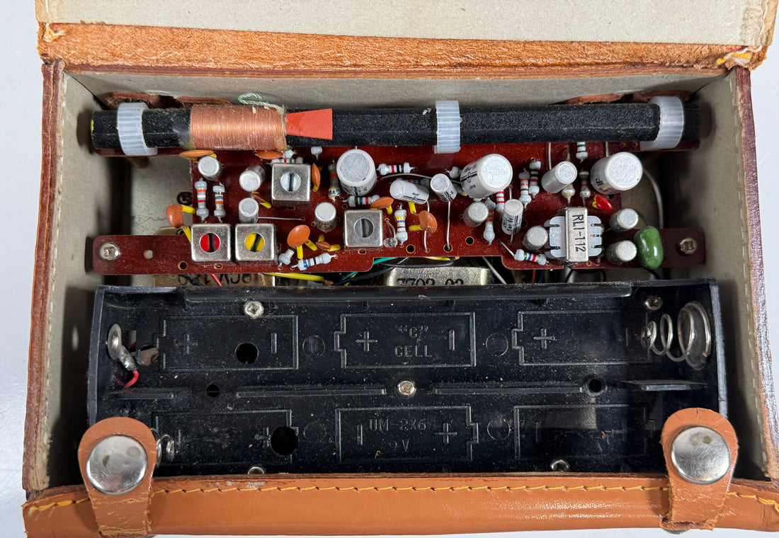 Vintage 1960s Topps International 7-Transistor AM Radio – Working – Made in Japan