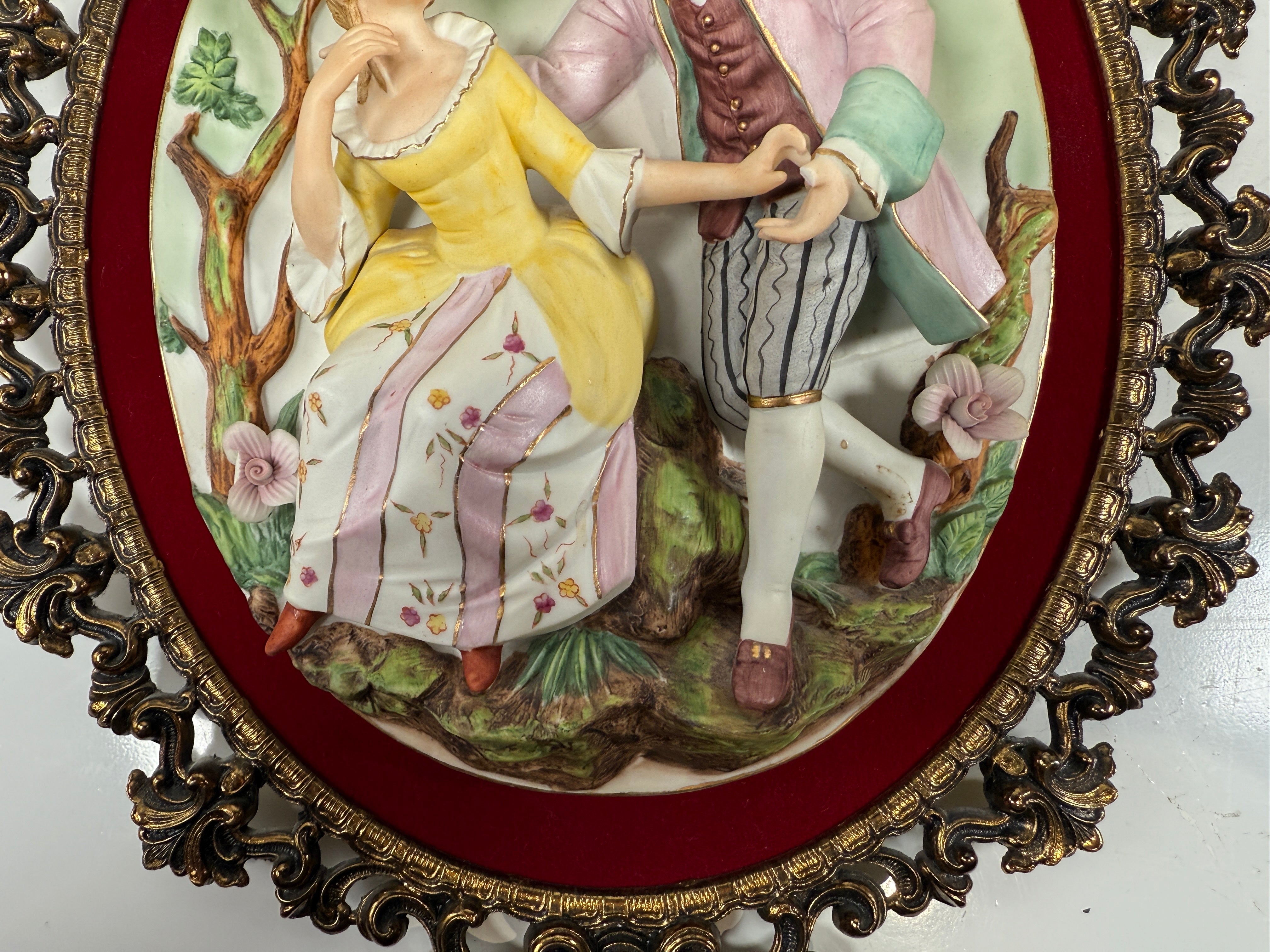 Vintage Capodimonte-Style Porcelain Wall Plaque – Rococo Couple in Ornate Gilt Oval Frame (Minor Flaw)