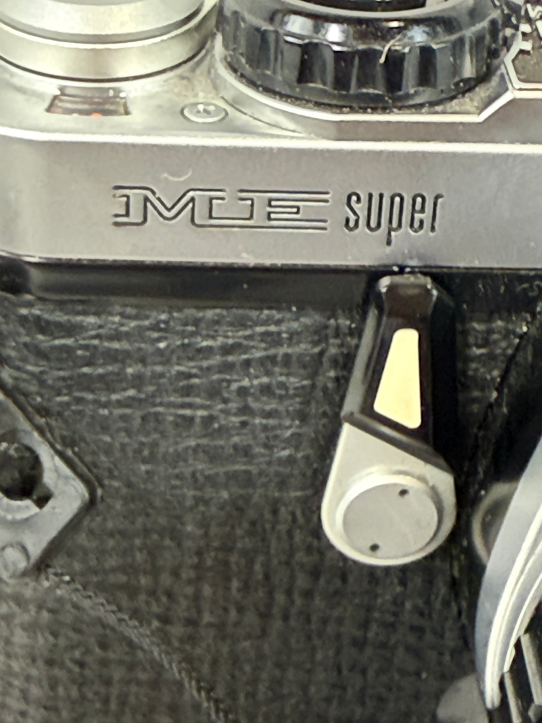 Pentax ME Super 35mm SLR Film Camera + SMC Pentax-A Zoom 28–80mm Lens – Untested – w/ Leather Case