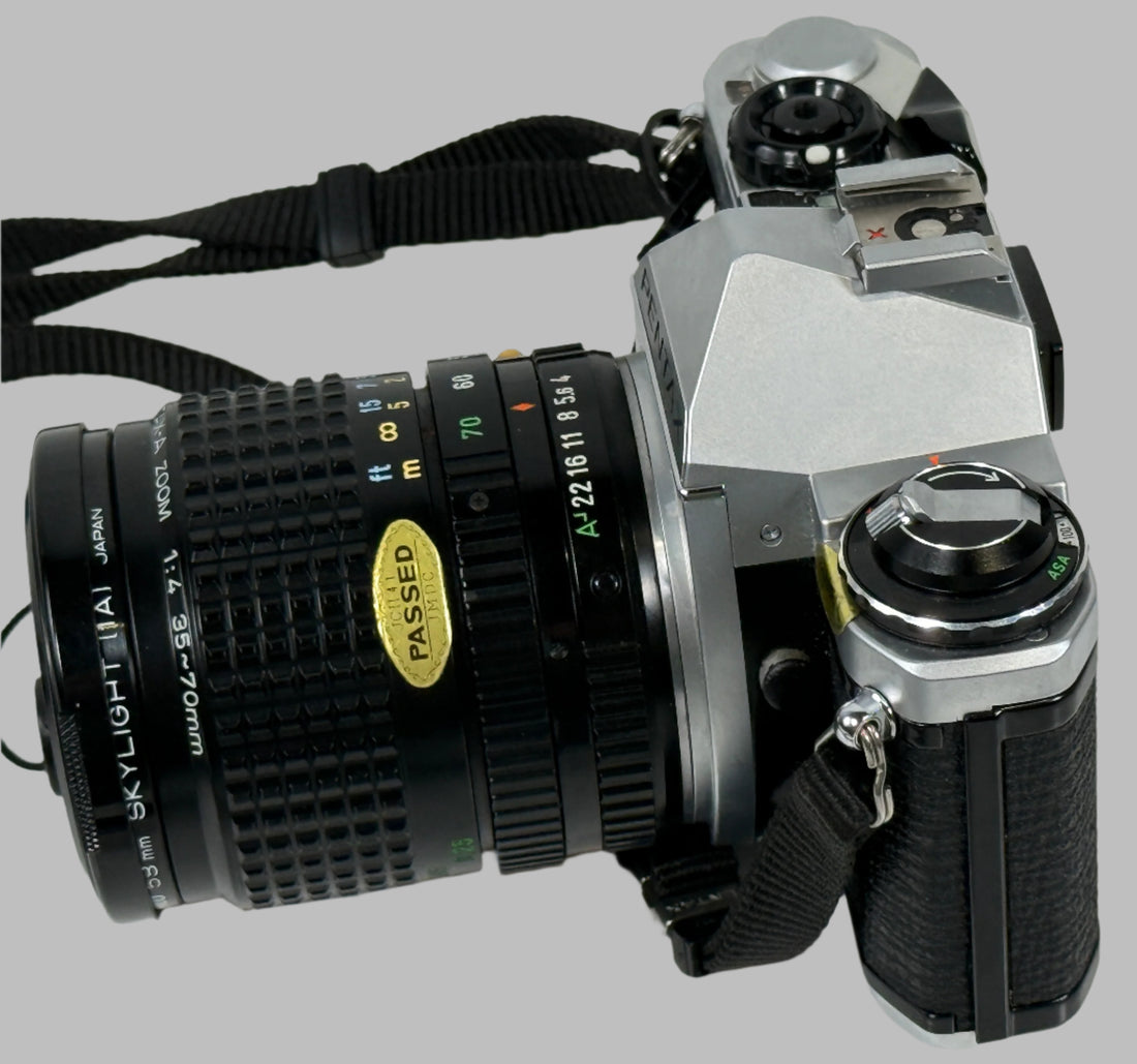 Pentax ME Super 35mm SLR Film Camera + SMC Pentax-A Zoom 28–80mm Lens – Untested – w/ Leather Case