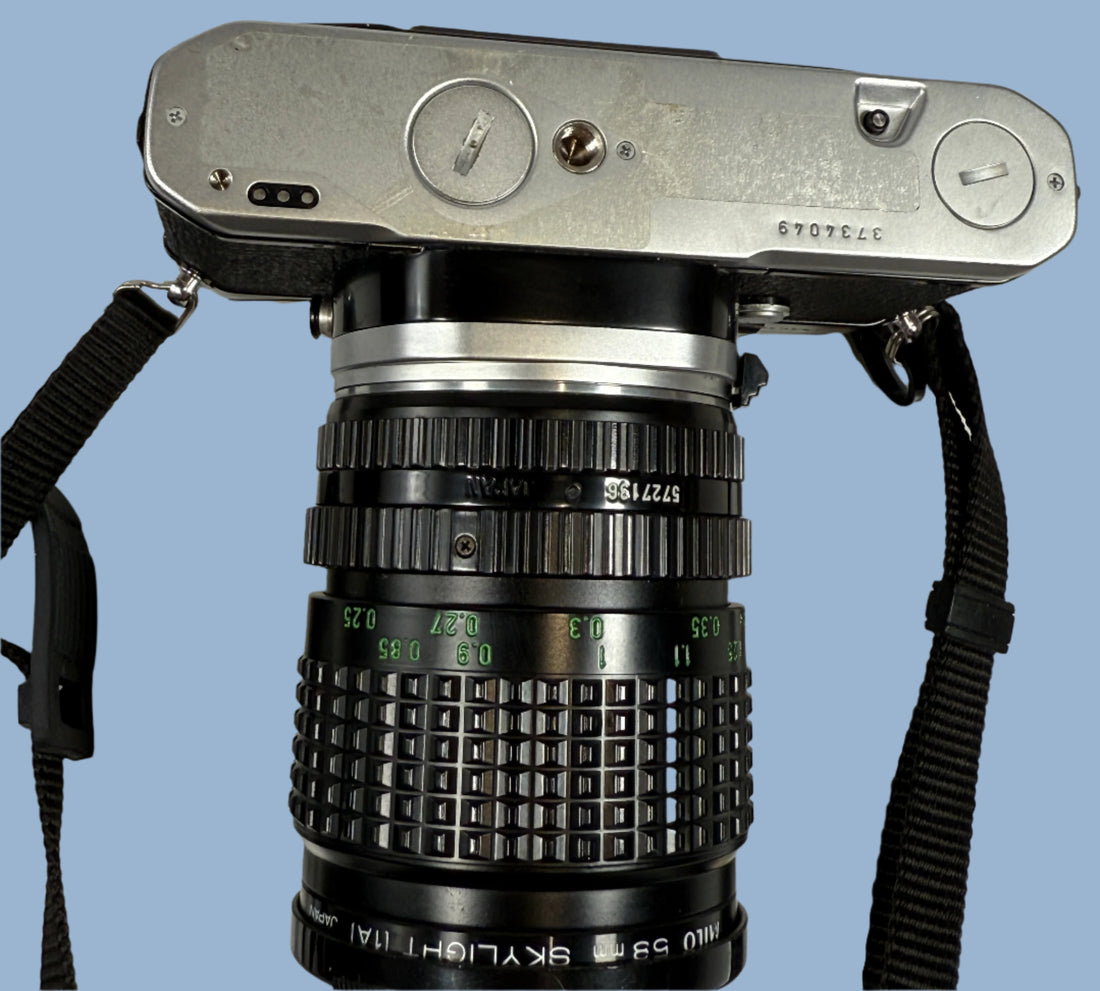 Pentax ME Super 35mm SLR Film Camera + SMC Pentax-A Zoom 28–80mm Lens – Untested – w/ Leather Case