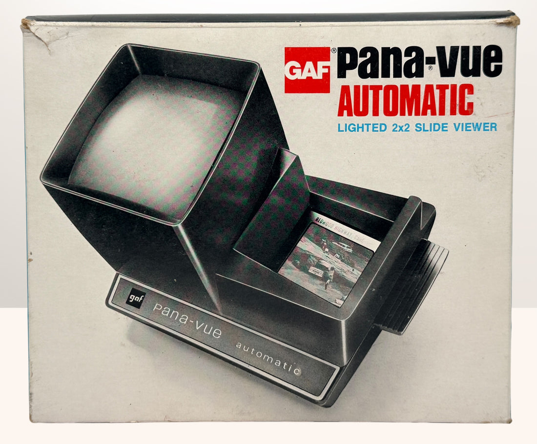 Vintage GAF Pana-Vue Automatic Slide Viewer, Lighted 2x2 Model.