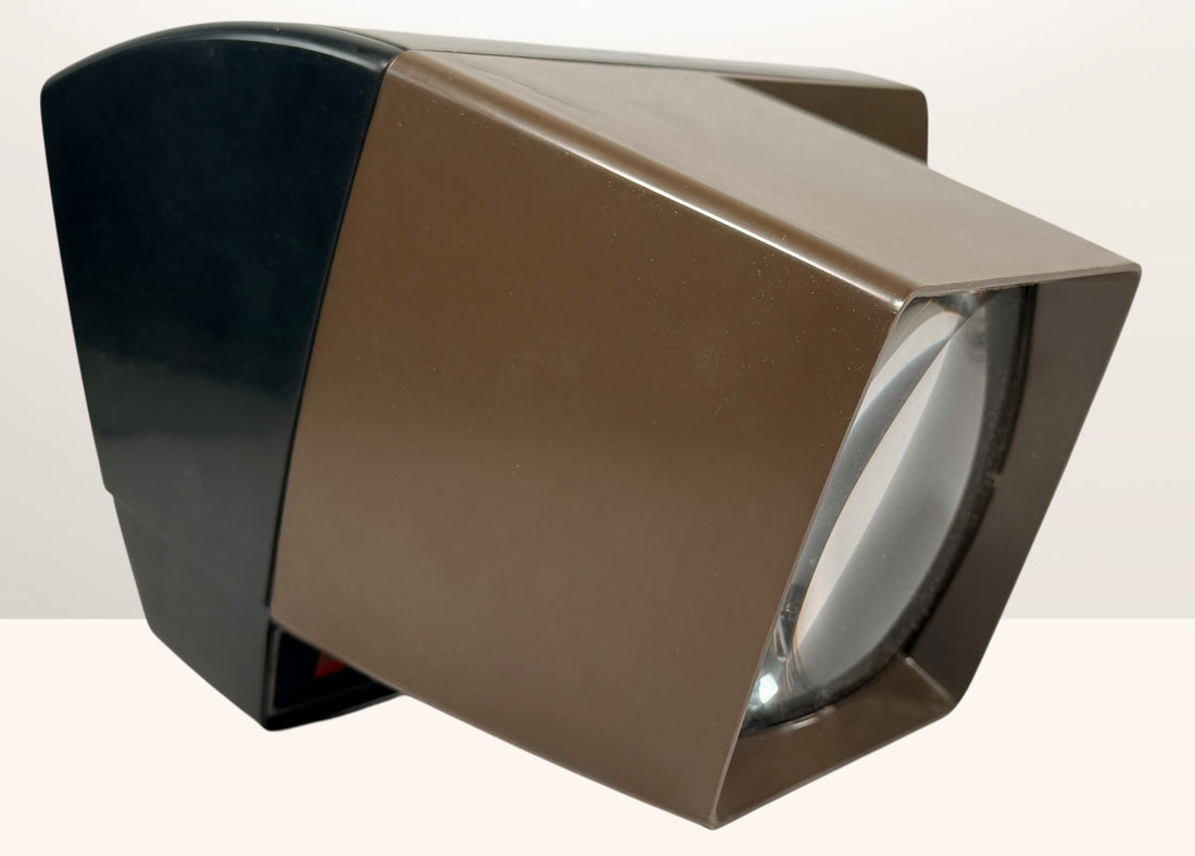 Vintage GAF Pana-Vue Automatic Slide Viewer, Lighted 2x2 Model.