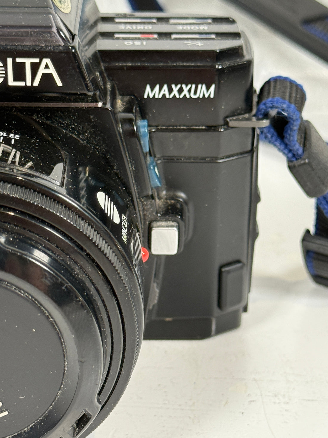 Appareil photo reflex Minolta Maxxum 7000 35 mm avec objectif AF 50 mm f/1,7 + étui en cuir Minolta d'origine – Non testé