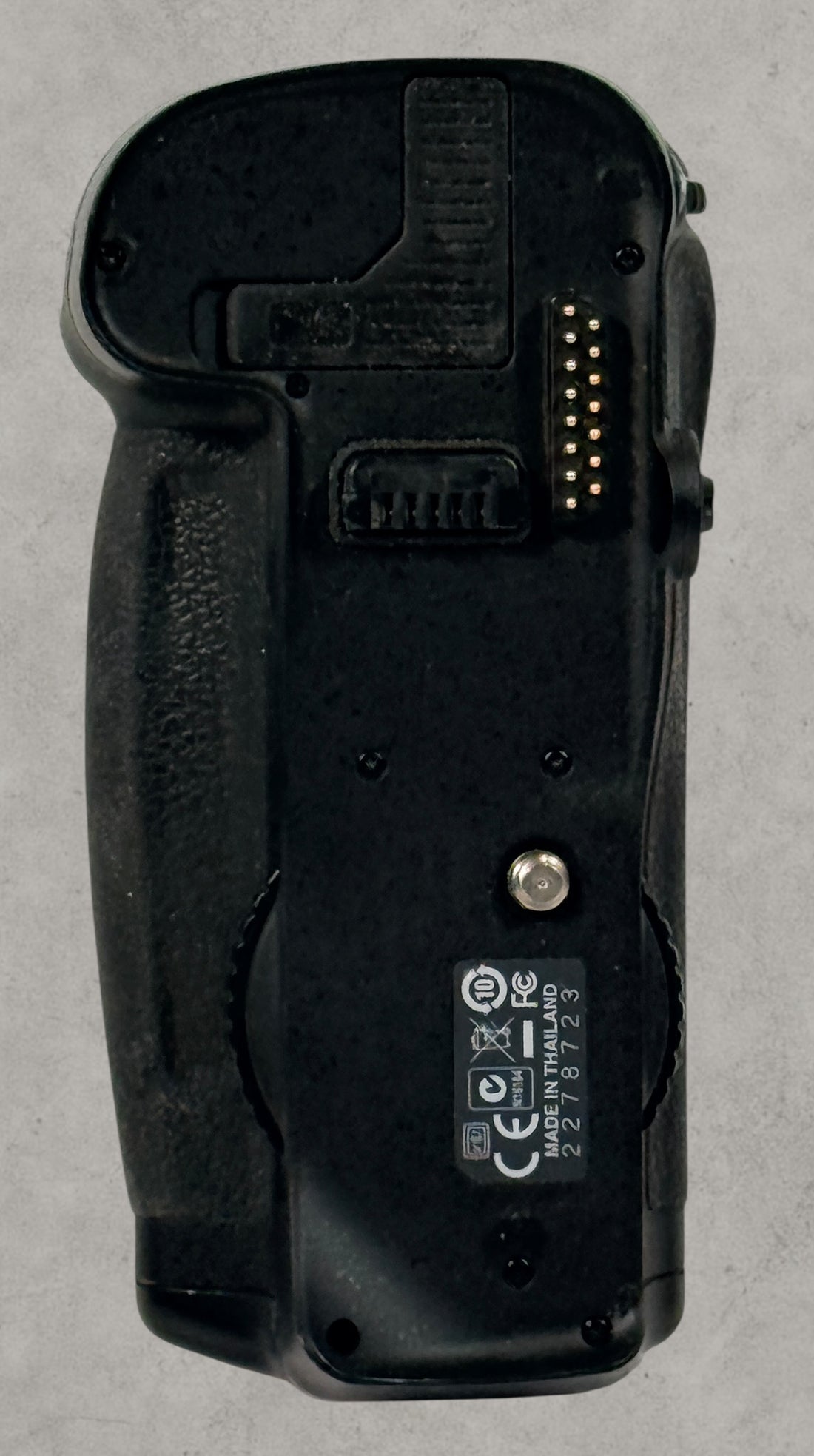 Nikon MB-D10 battery grip for D300 and D700 DSLR cameras. Genuine vertical grip sold AS-IS. Great replacement or parts unit for Nikon photographers.