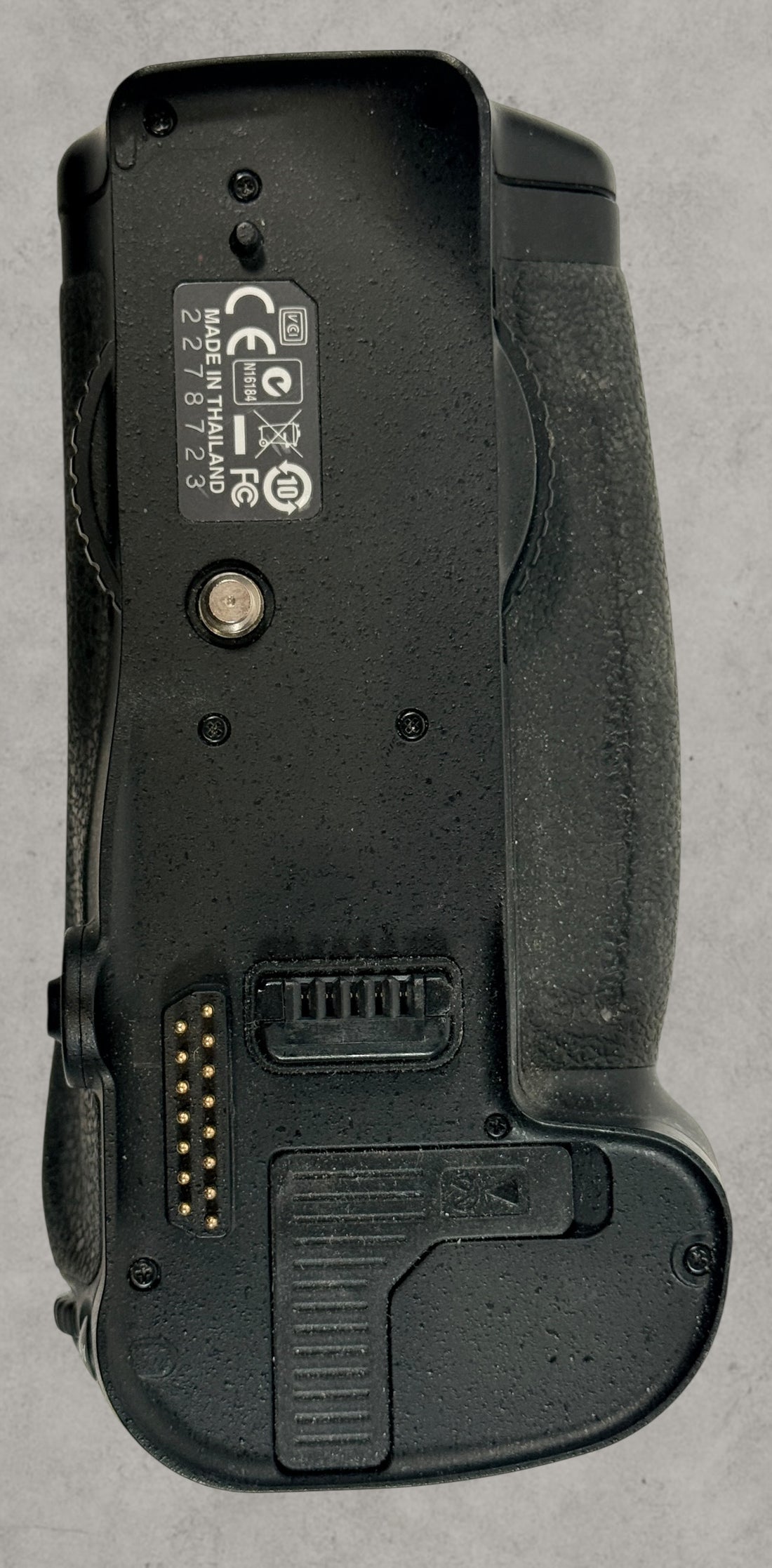 Nikon MB-D10 battery grip for D300 and D700 DSLR cameras. Genuine vertical grip sold AS-IS. Great replacement or parts unit for Nikon photographers.
