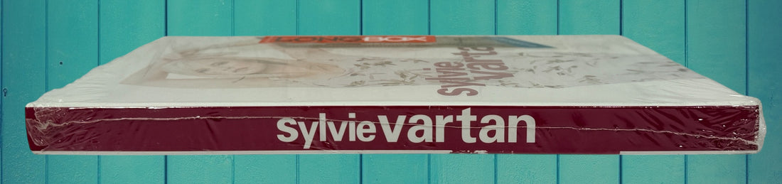 Sealed Sylvie Vartan Les Années Universal Longbox 3CD collector set with rare photos and remastered tracks, deluxe French pop retrospective edition.