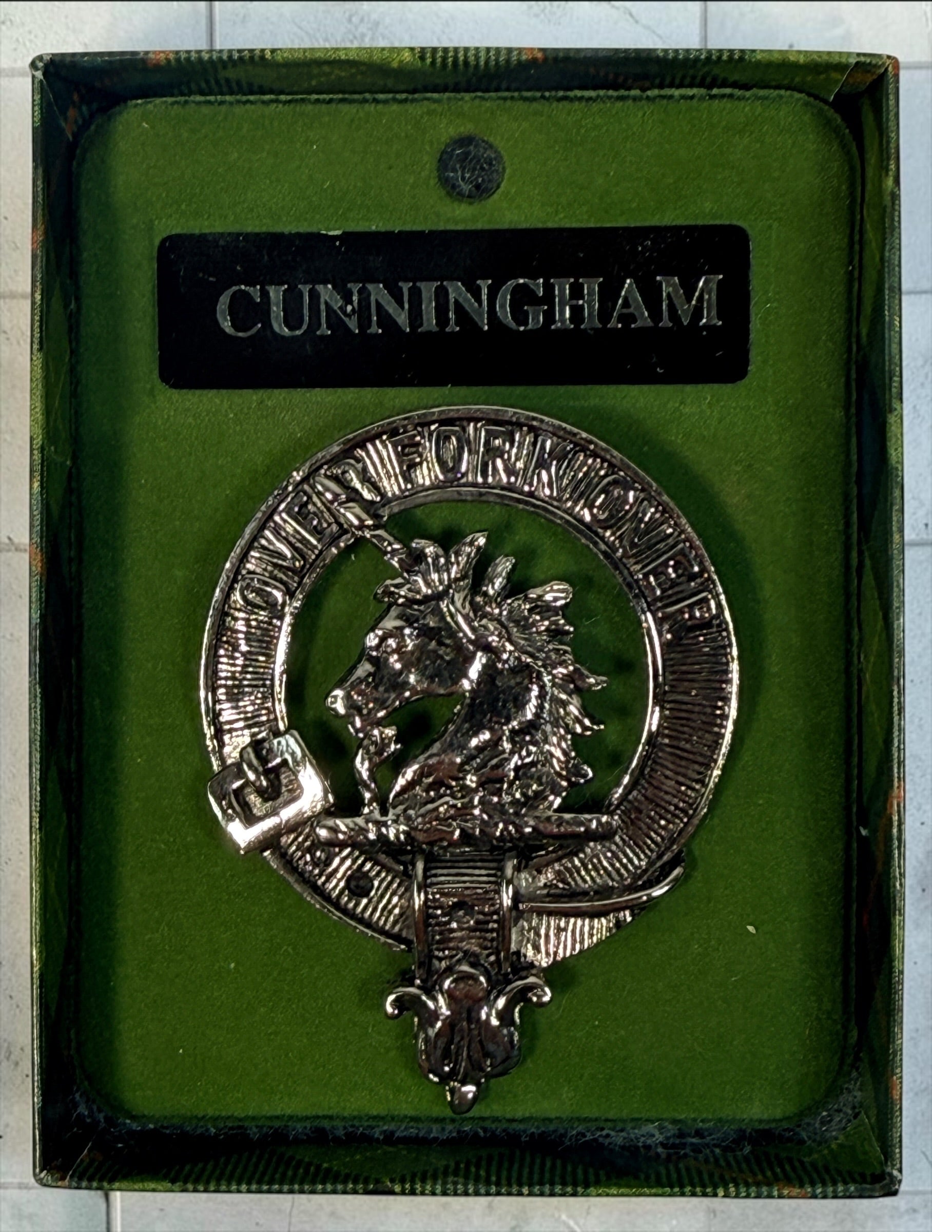 Cunningham Scottish clan crest pewter badge featuring the “Over Fork Over” motto and unicorn crest, complete with green presentation box and card.