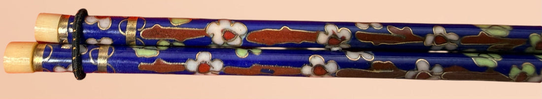 Vintage cloisonné chopsticks set with blue enamel floral design, two pairs in gift box. Decorative Asian tableware ideal for gifting, display or collectors.