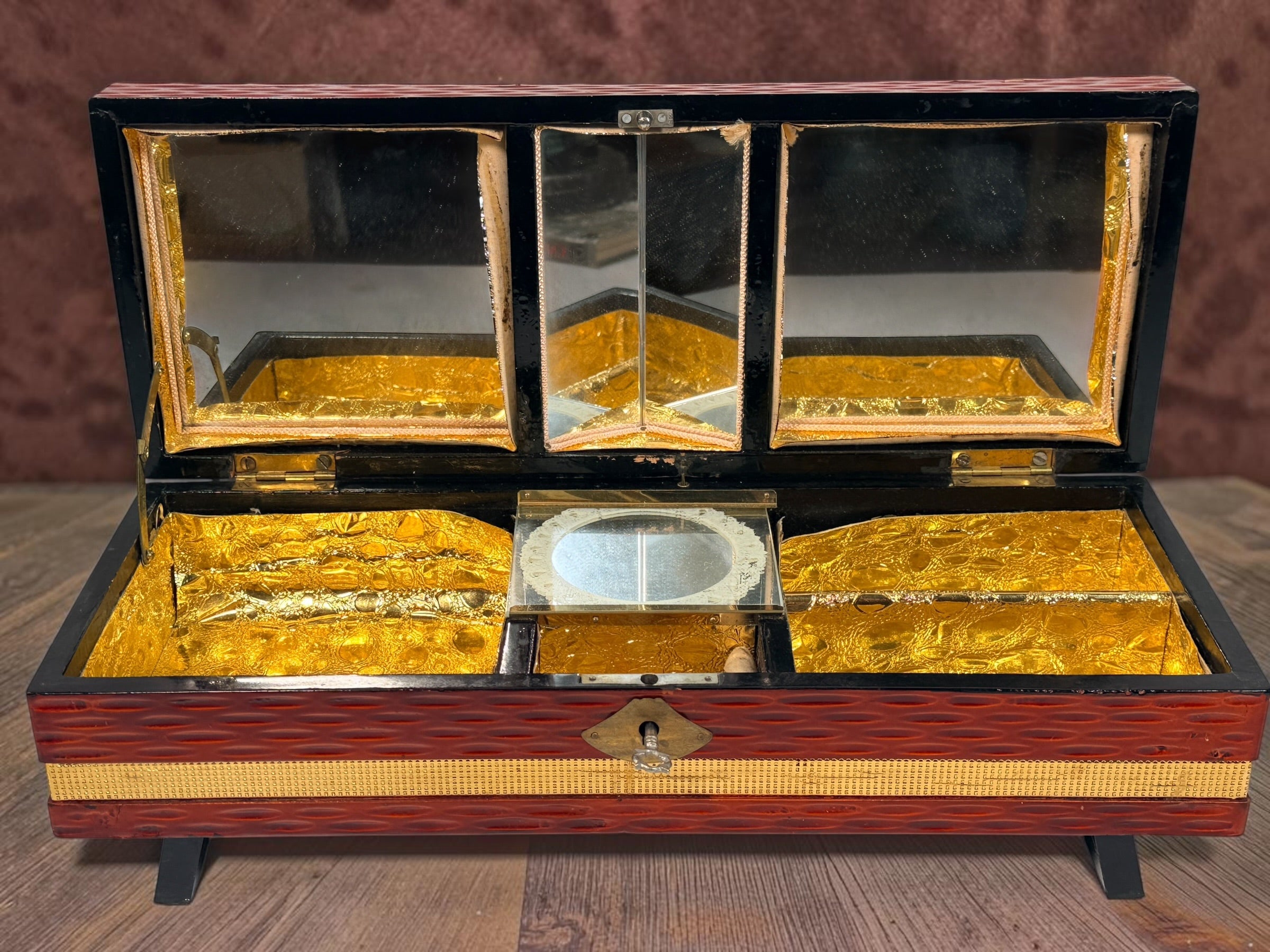 Vintage Japanese-style wooden musical jewelry box with ballerina, mirrors, gold interior and Mount Fuji landscape decoration. Unique mid-century décor.