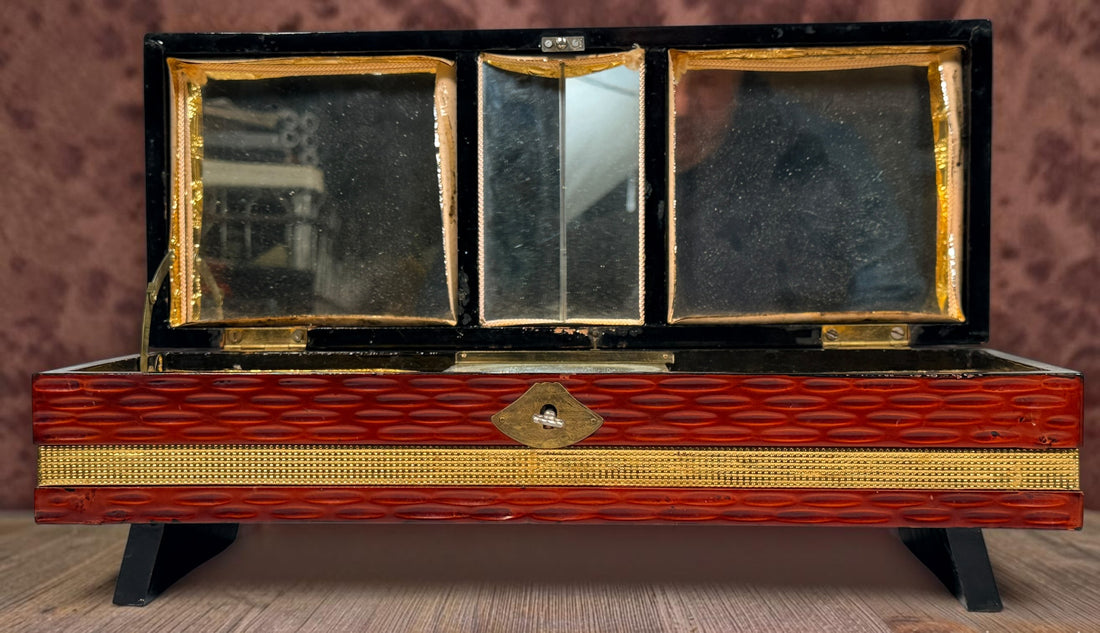 Vintage Japanese-style wooden musical jewelry box with ballerina, mirrors, gold interior and Mount Fuji landscape decoration. Unique mid-century décor.