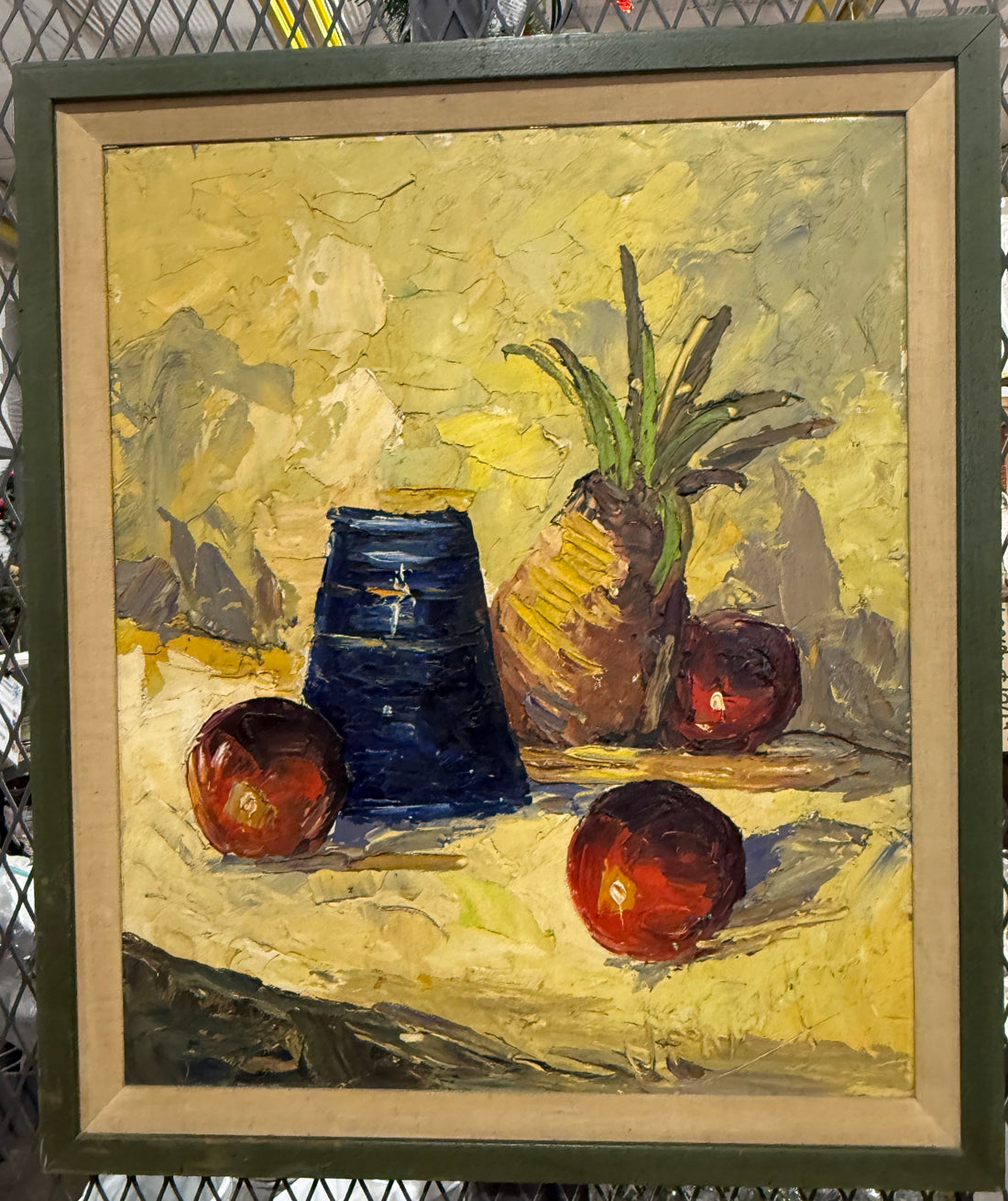 Nature morte du milieu du siècle – Huile sur vase d'ananas, de pommes et de cobalt