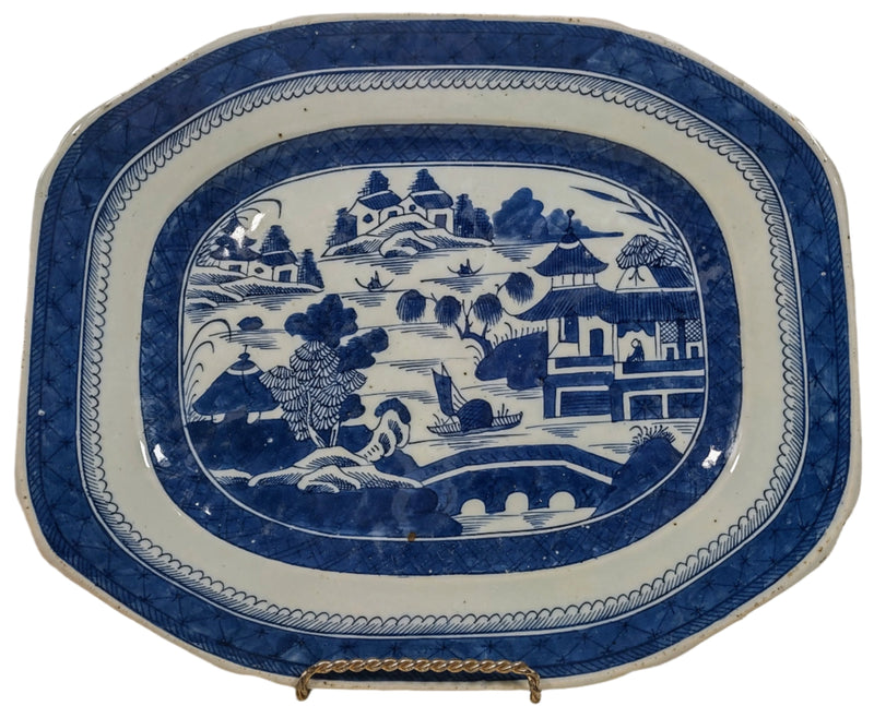 Plat d'exportation antique en porcelaine chinoise de Canton bleu